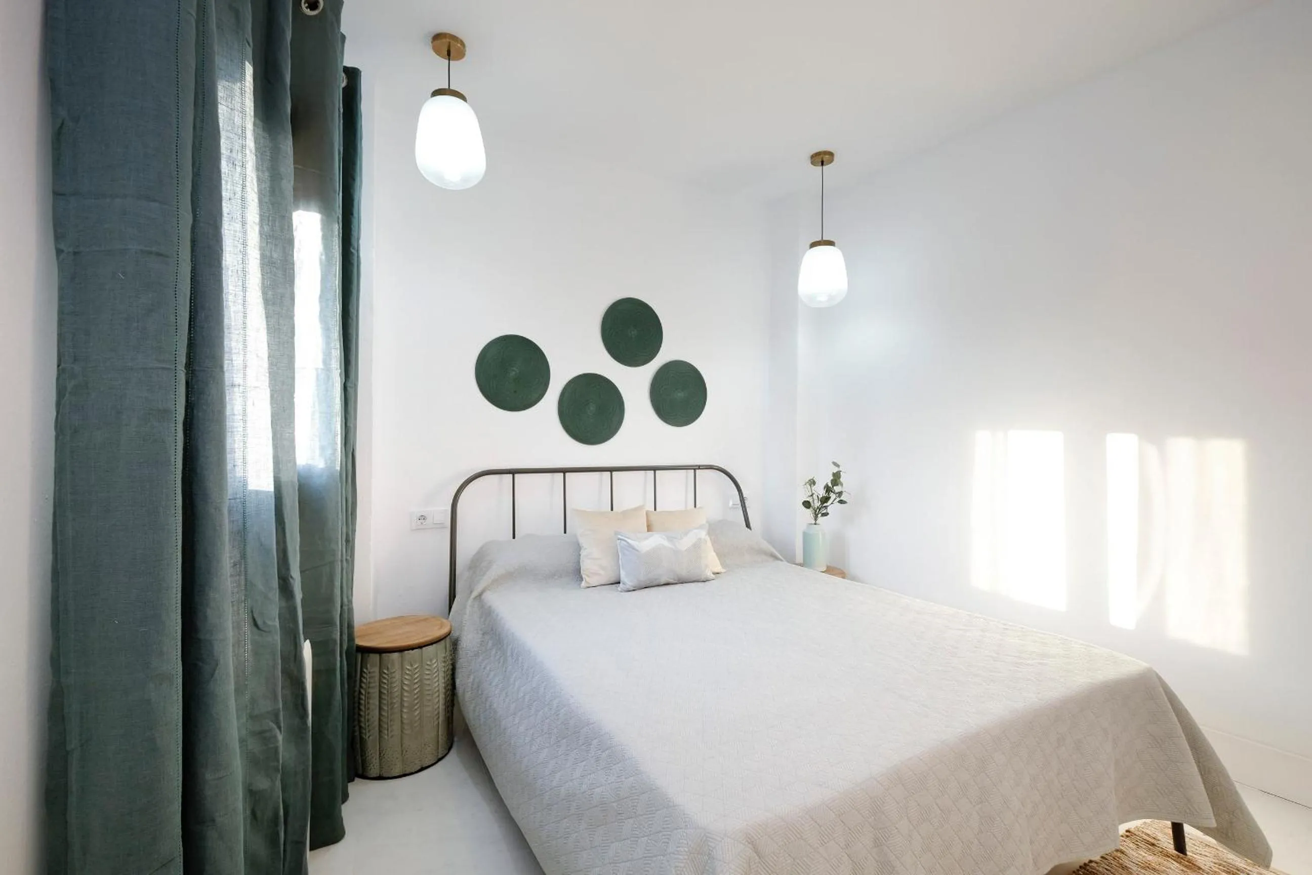Bed in tuGuest Placeta de San Gil Apartments