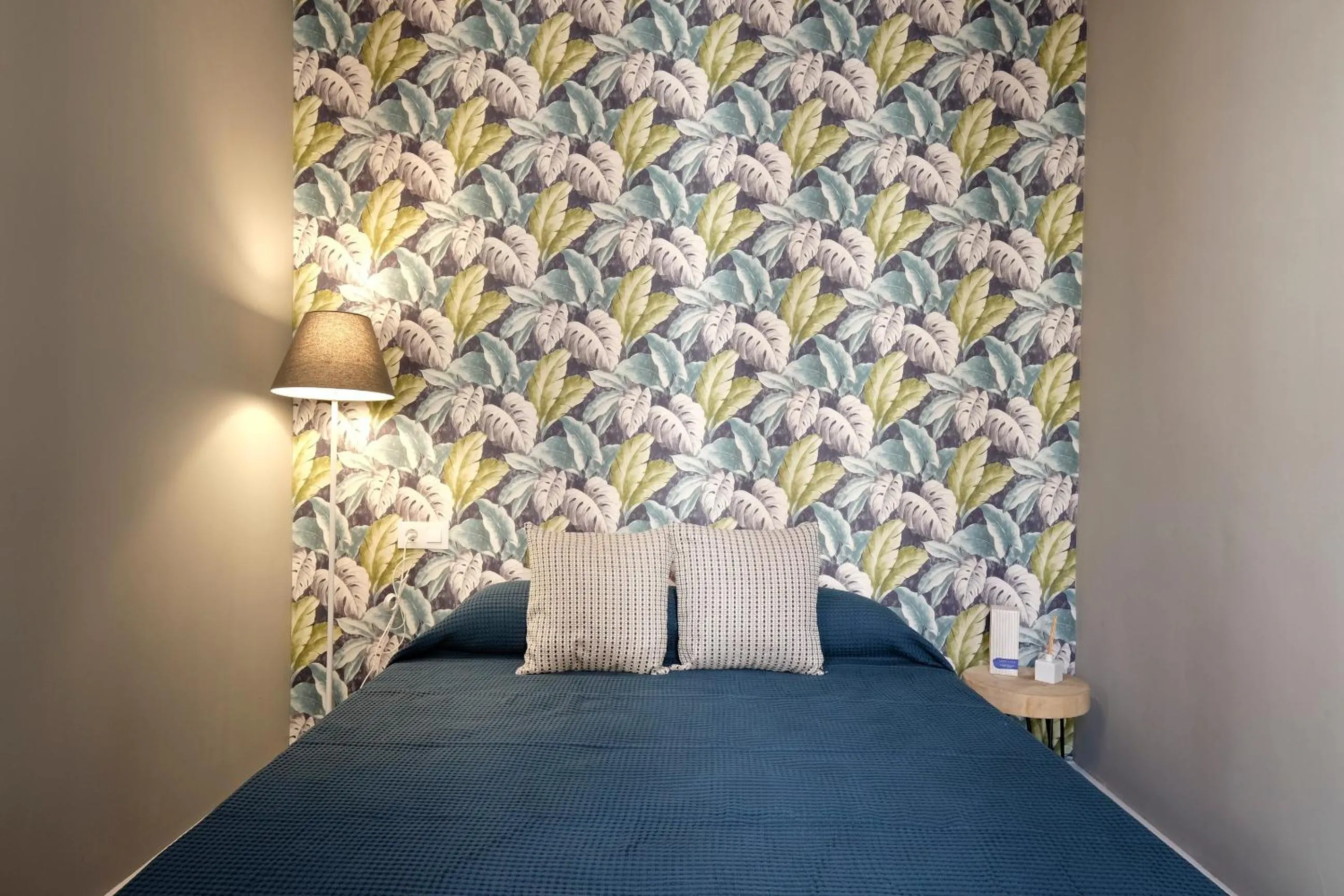 Bed in tuGuest Placeta de San Gil Apartments