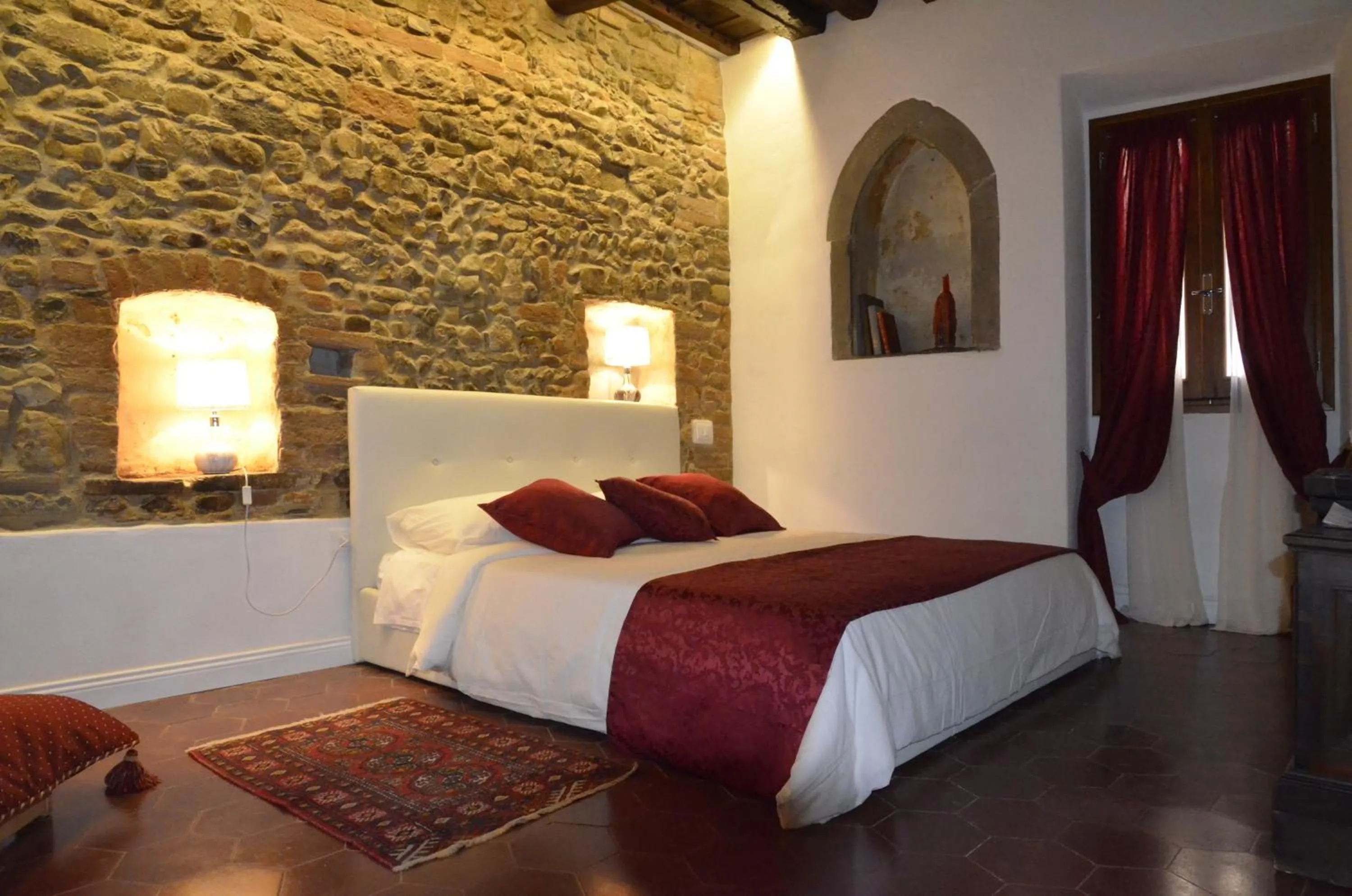 Suite la Nicchia Guelfa