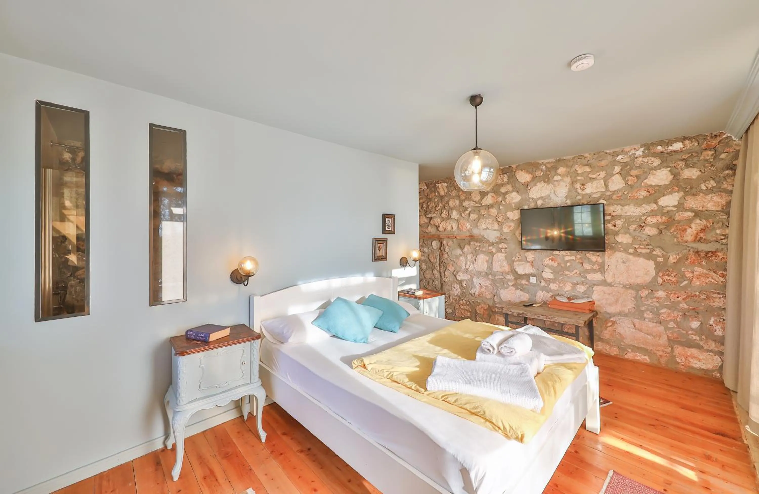 Bed in Kale Lodge - Adult Only + 15