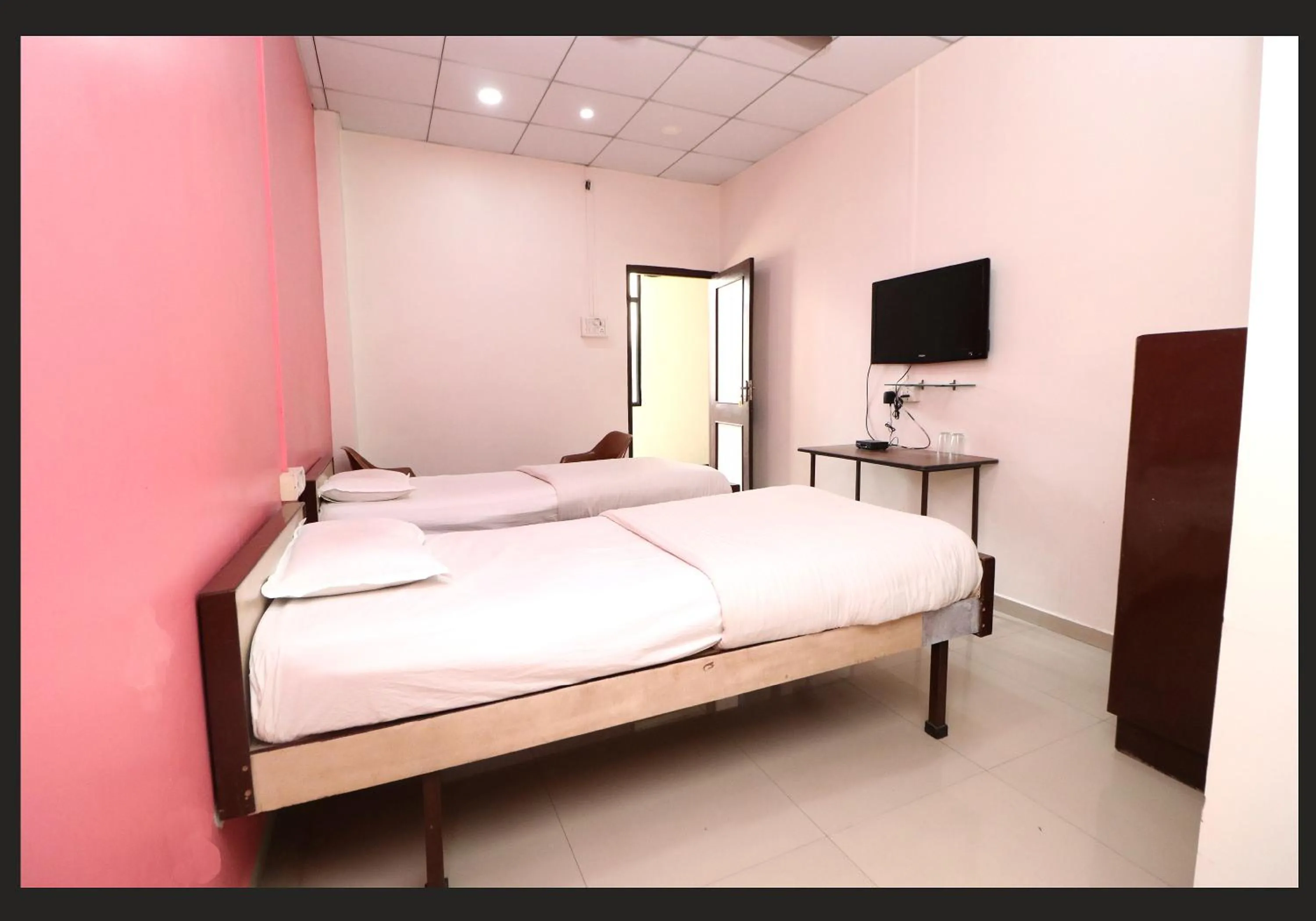 Hotel Gomatgiri