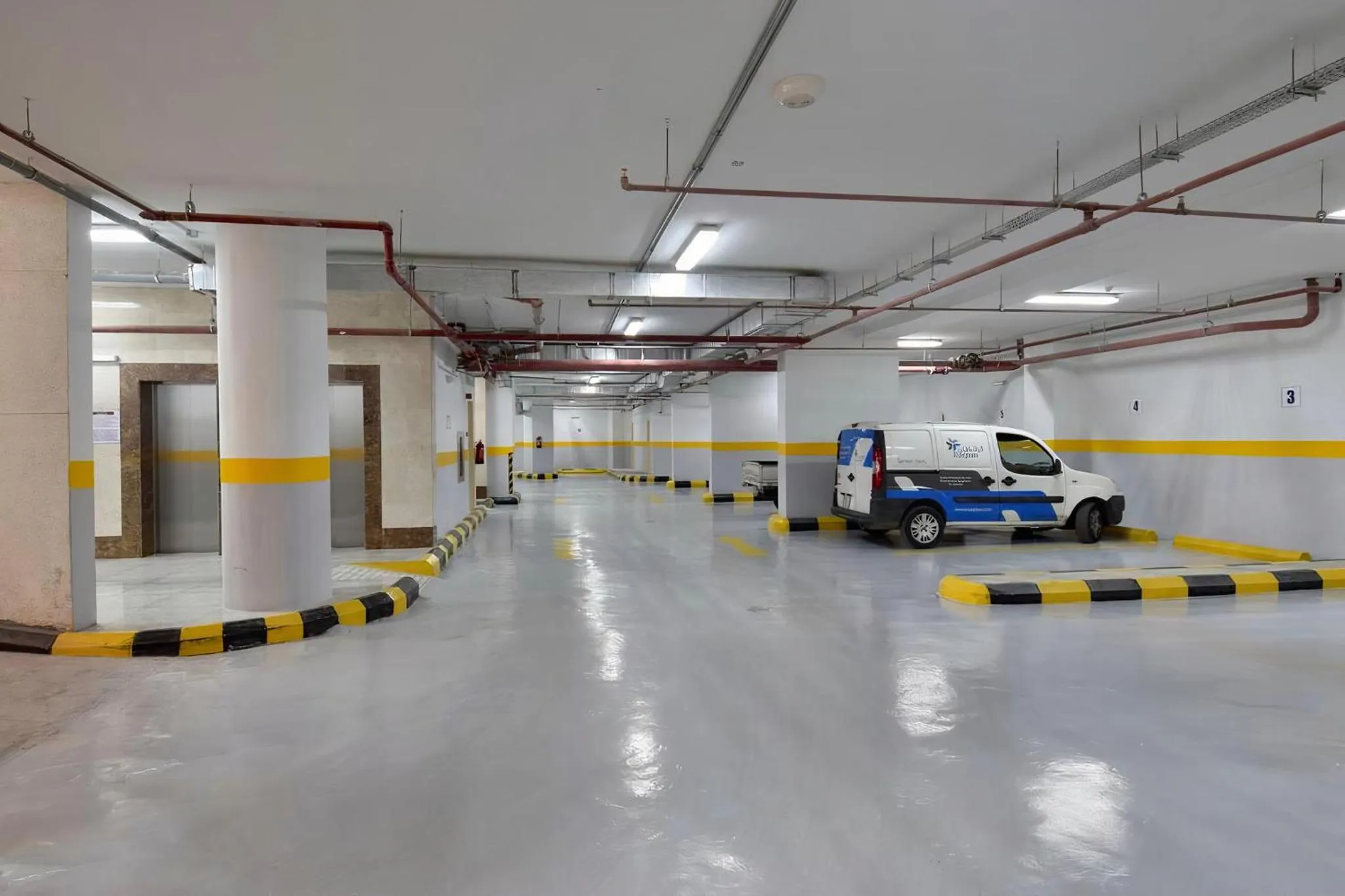 Parking in Zaha Al Munawara Hotel