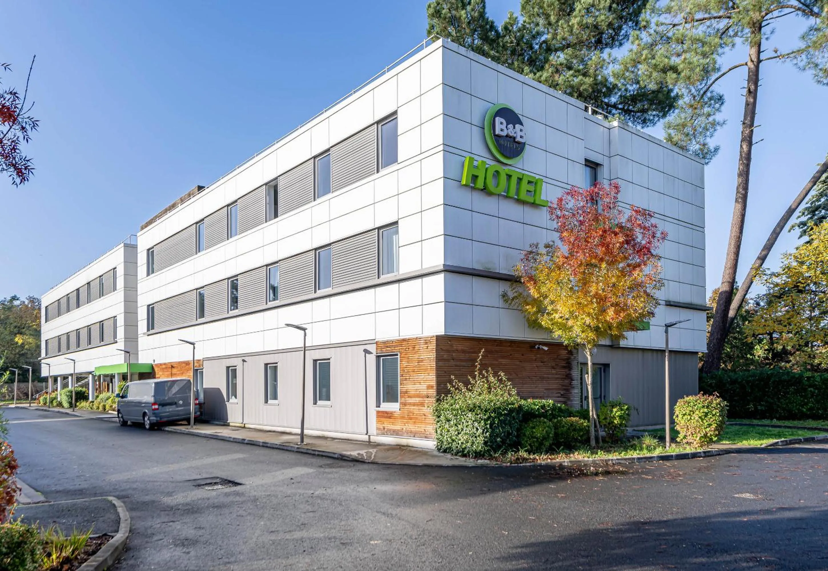 Property building in B&B HOTEL Bordeaux Langon