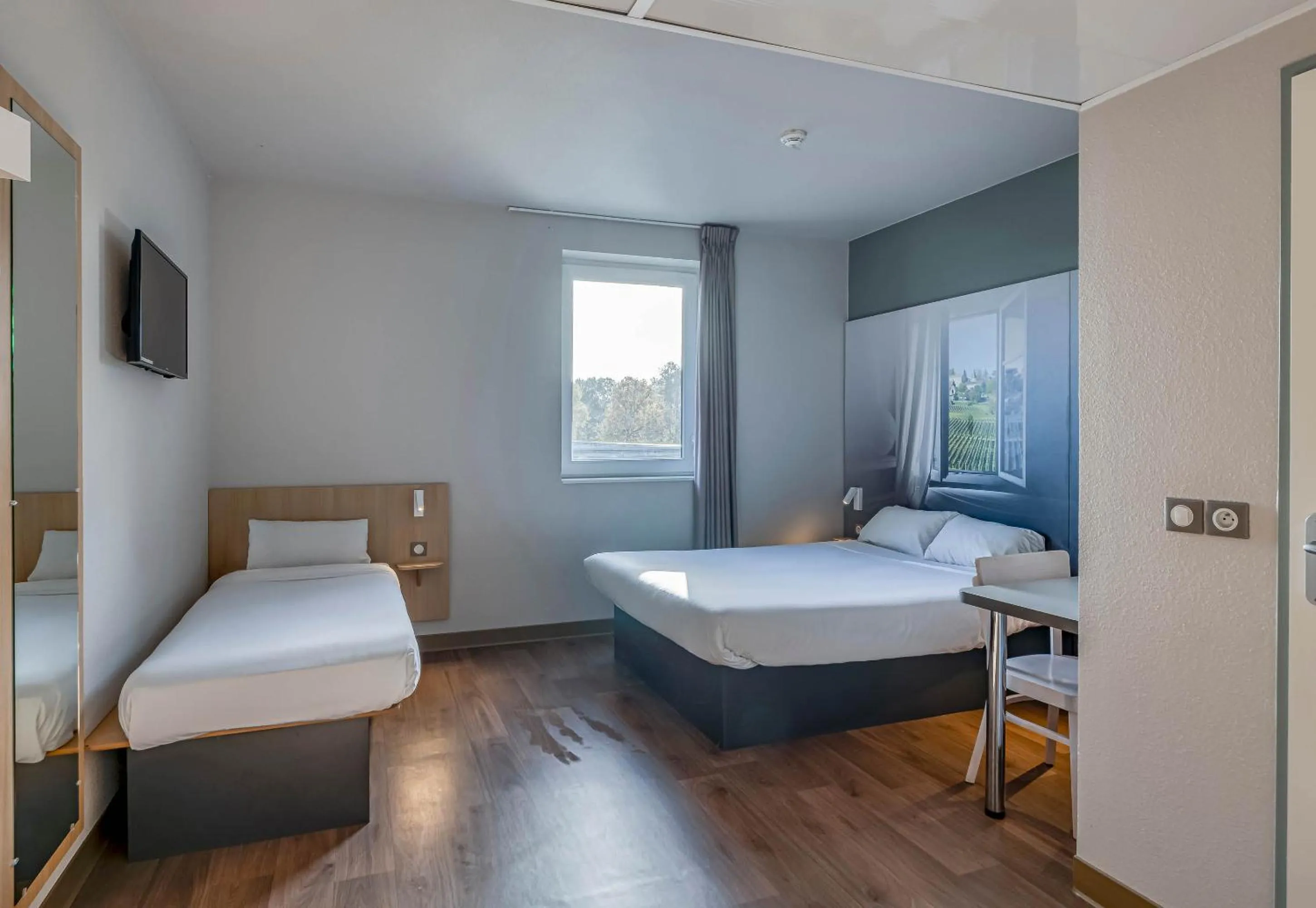 Bedroom, Bed in B&B HOTEL Bordeaux Langon