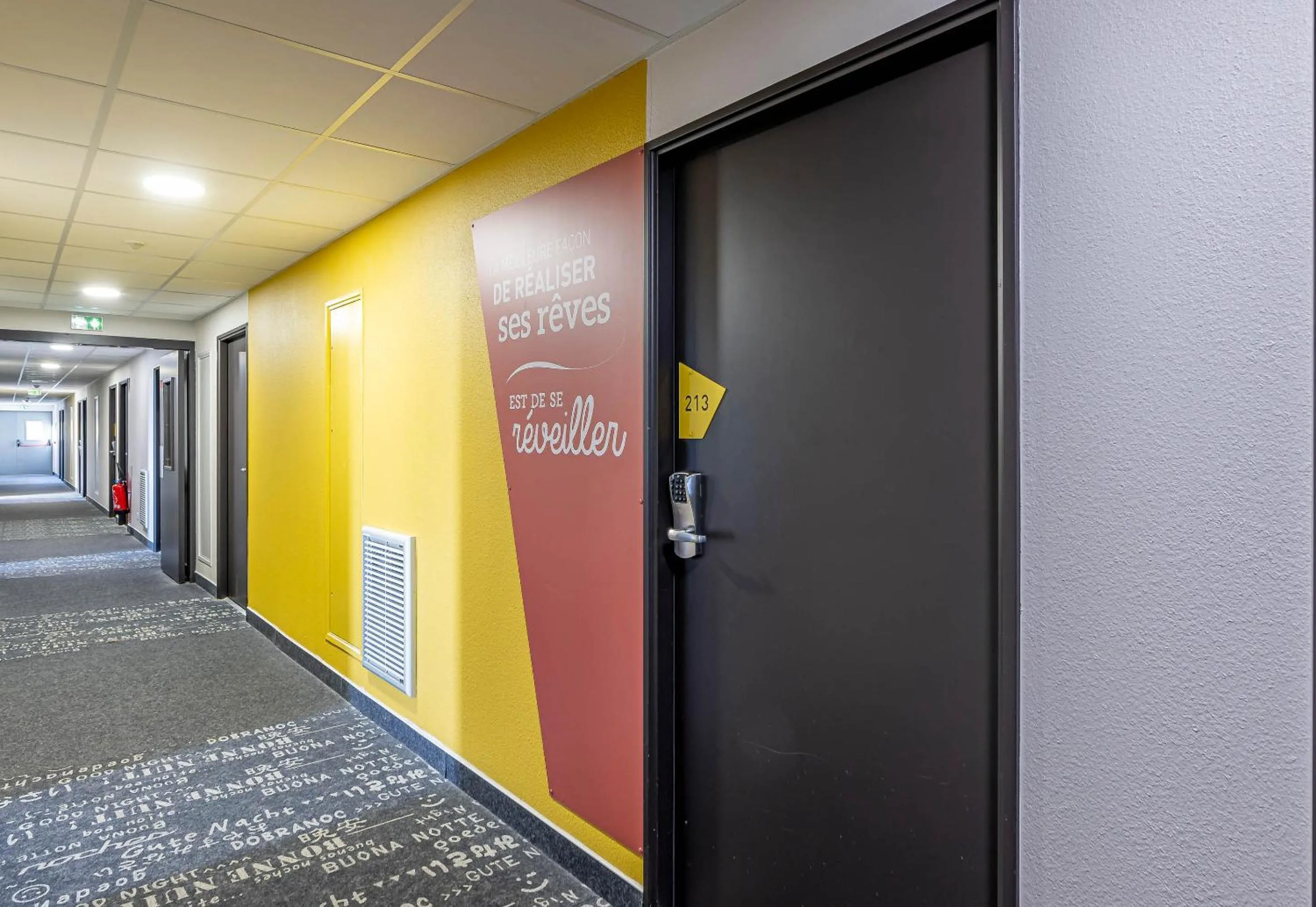 Inner courtyard view in B&B HOTEL Bordeaux Langon