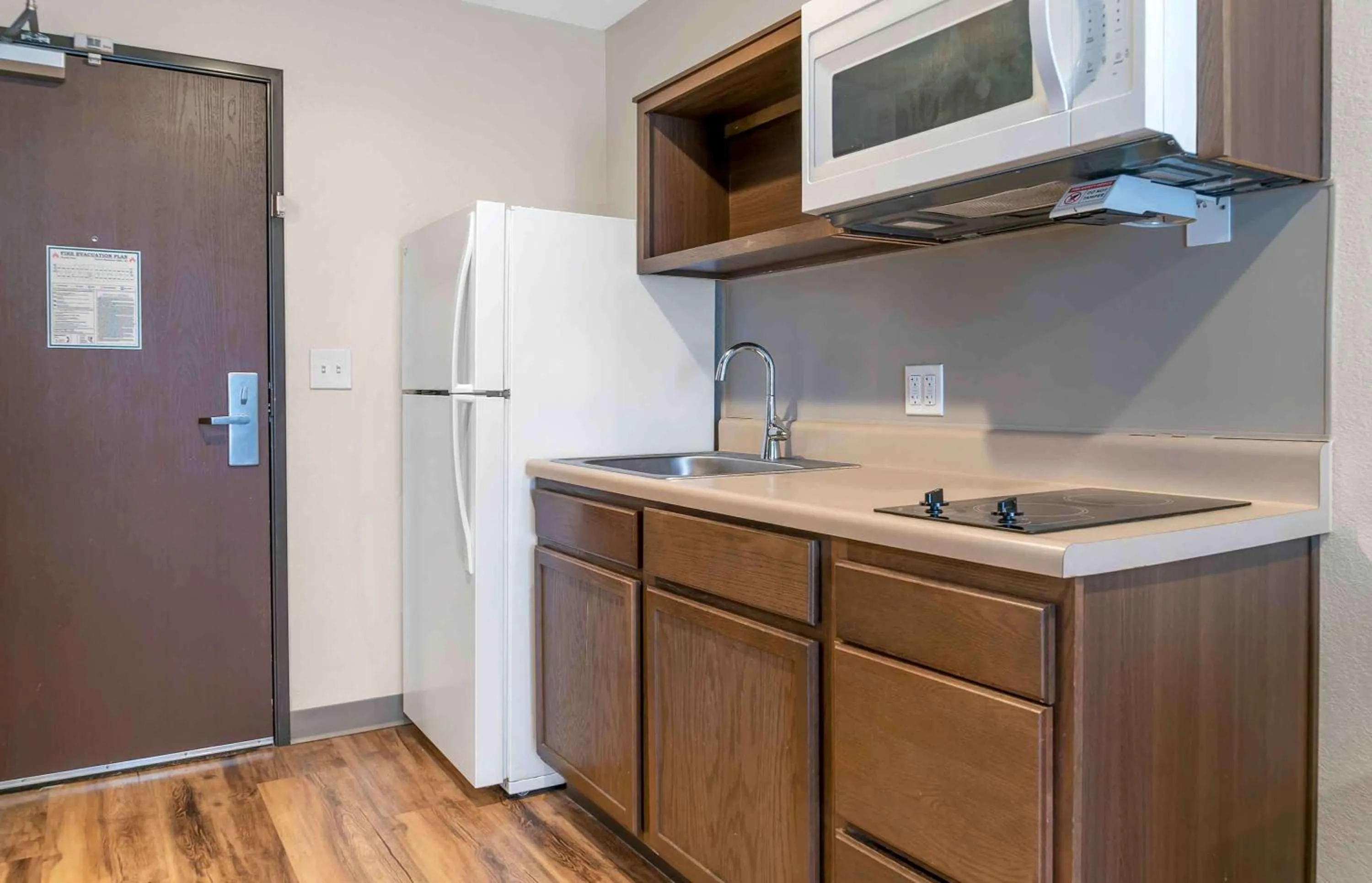 Bedroom in Extended Stay America Suites - Detroit - Rochester Hills