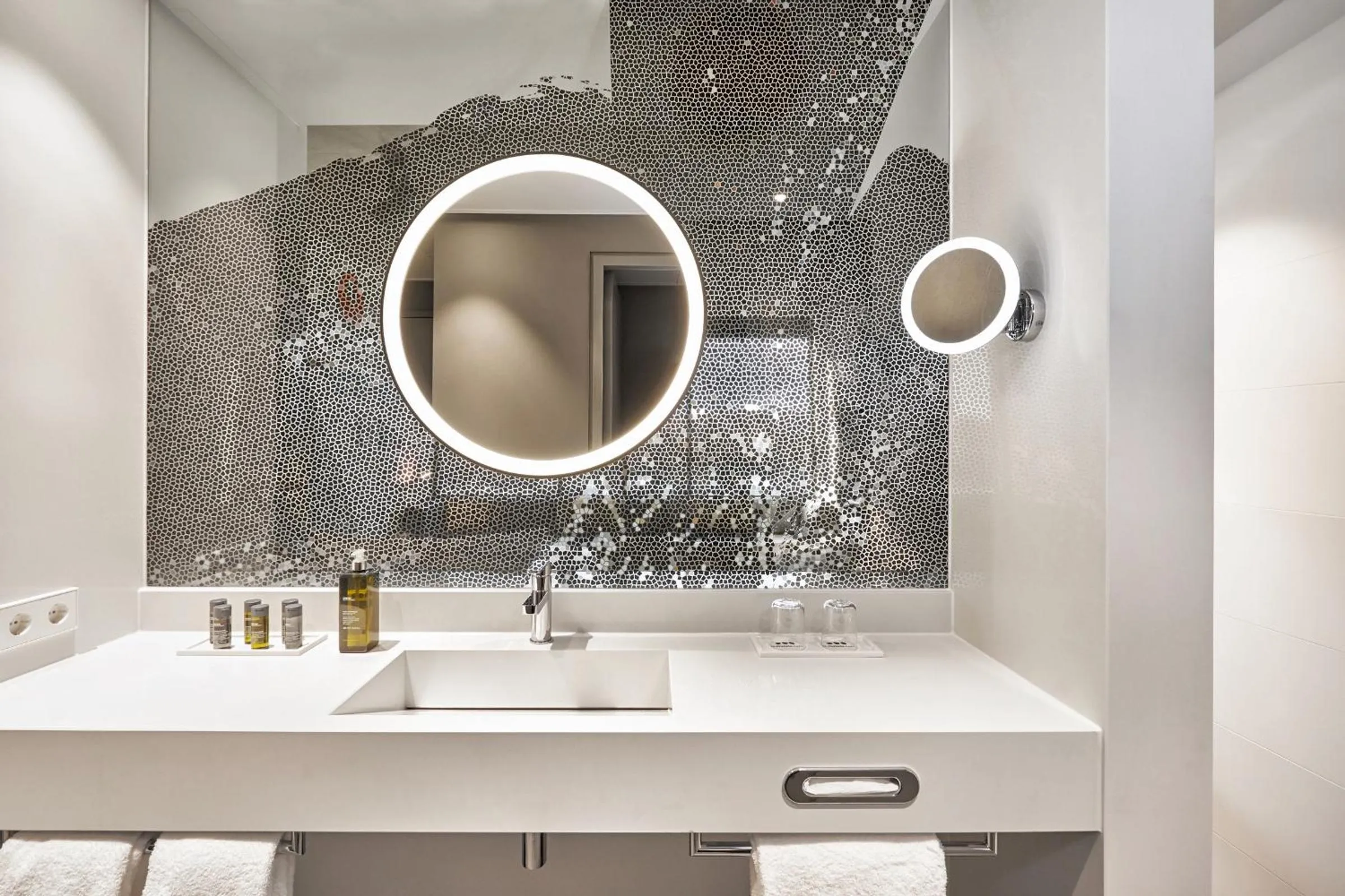 Bathroom in H4 Hotel Mönchengladbach im BORUSSIA-PARK