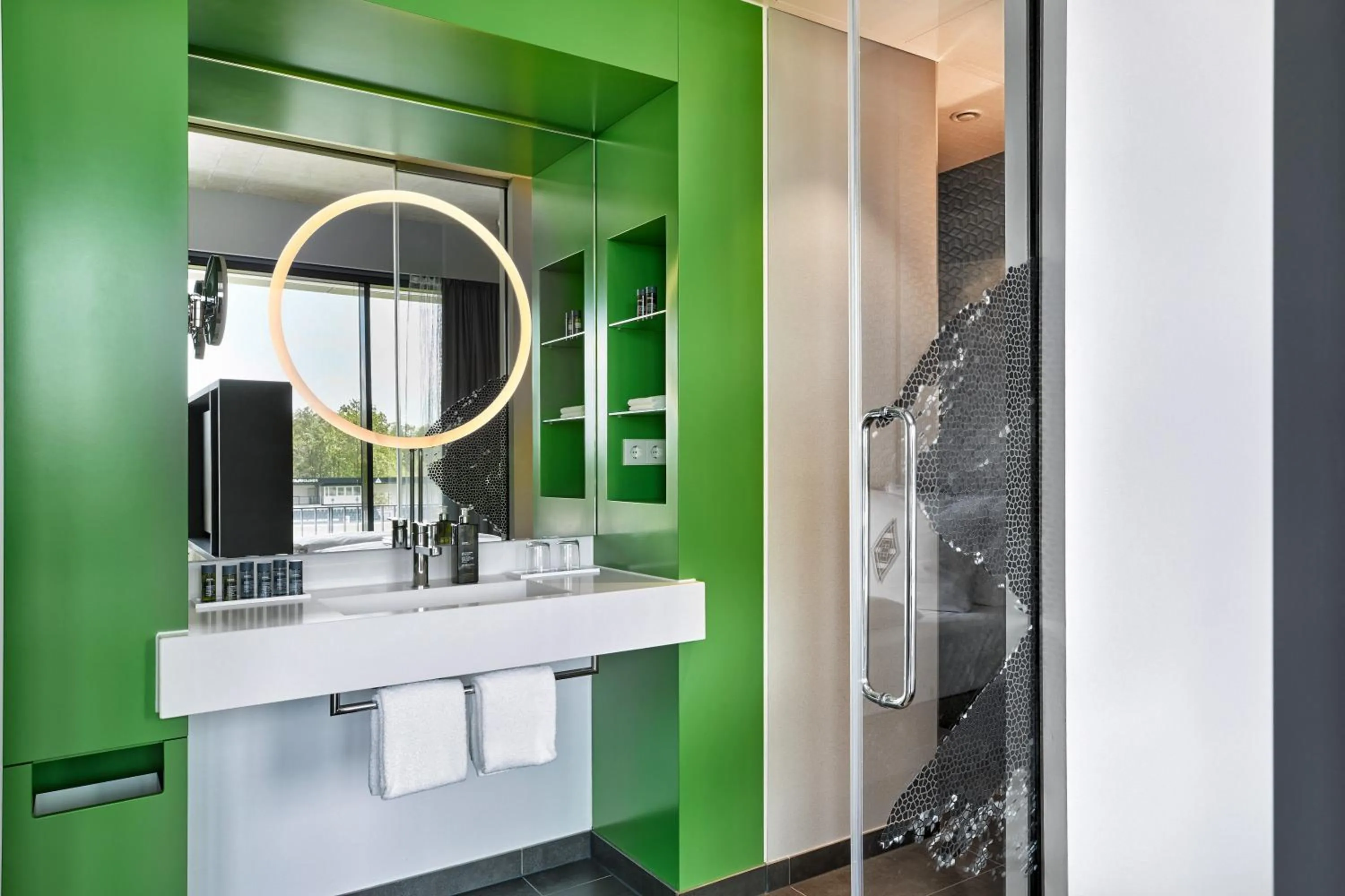 Bathroom in H4 Hotel Mönchengladbach im BORUSSIA-PARK