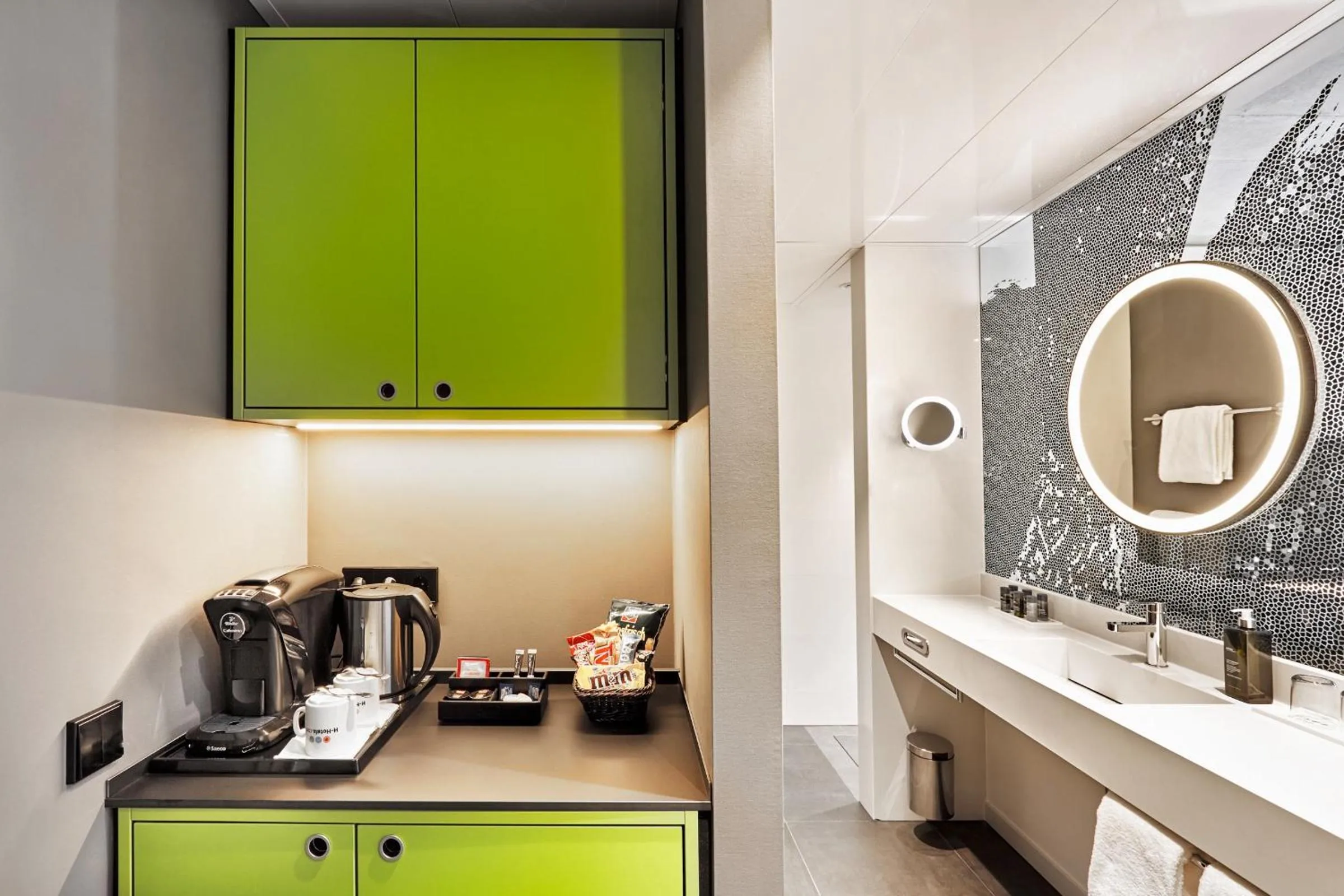 Coffee/tea facilities in H4 Hotel Mönchengladbach im BORUSSIA-PARK