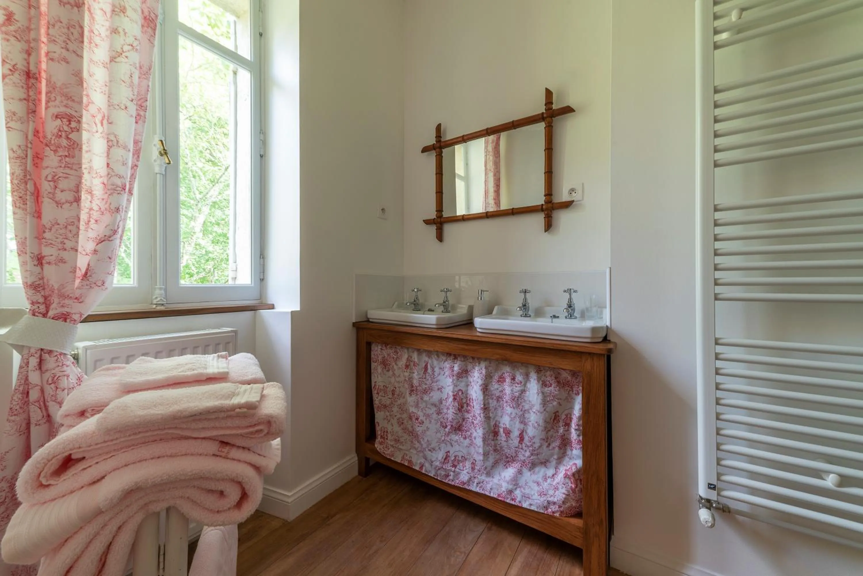 Bed in Château Le Méjean