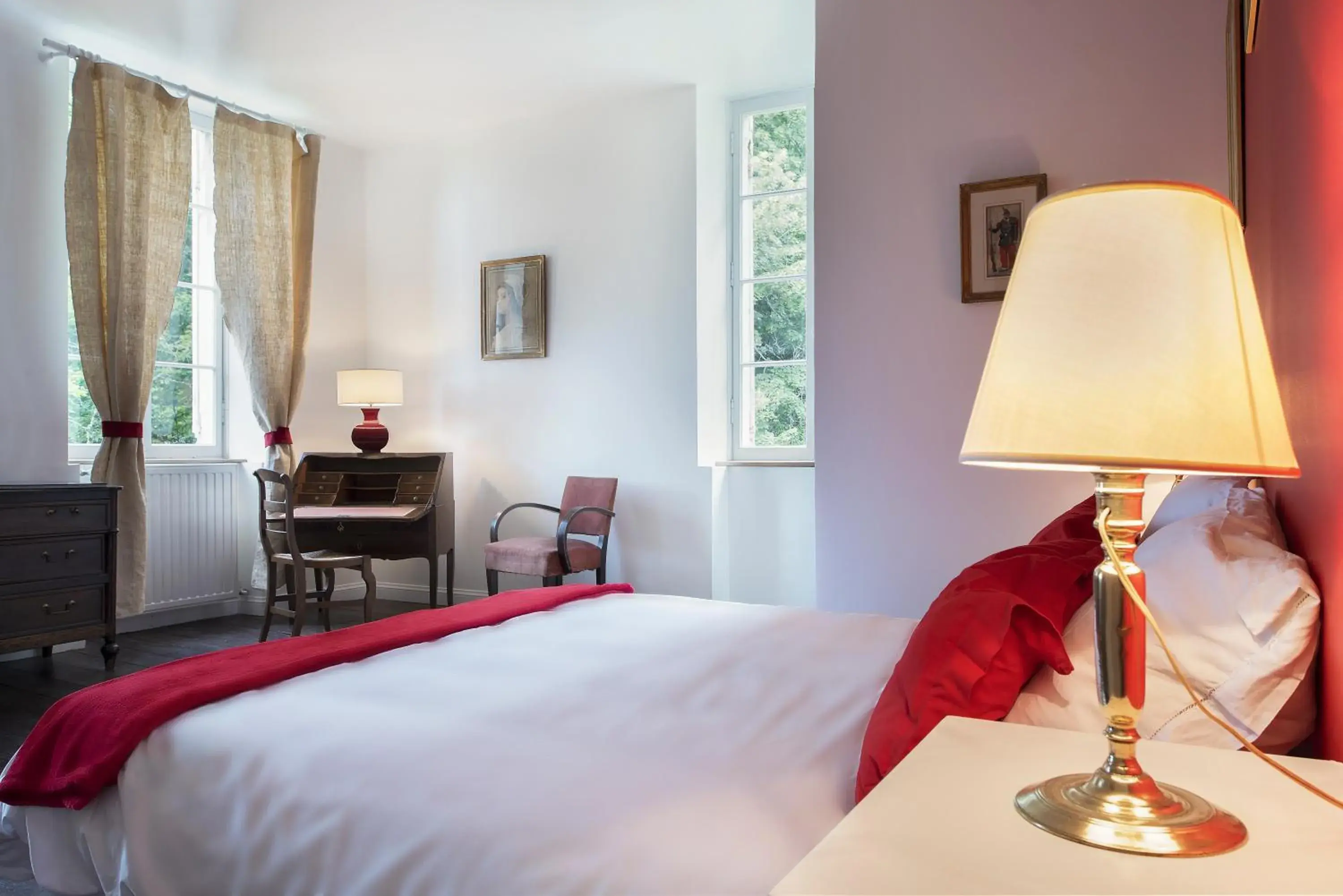 Junior Suite with Garden View in Château Le Méjean Junior Suite with Garden View in Château Le Méjean