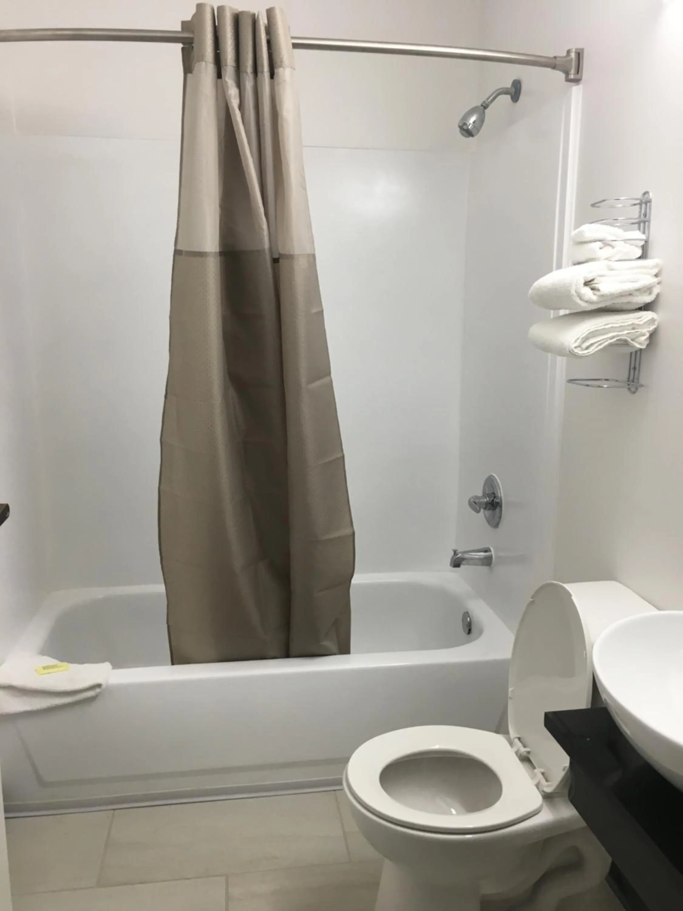 Bath in Motel 6-Smyrna, GA - Atlanta