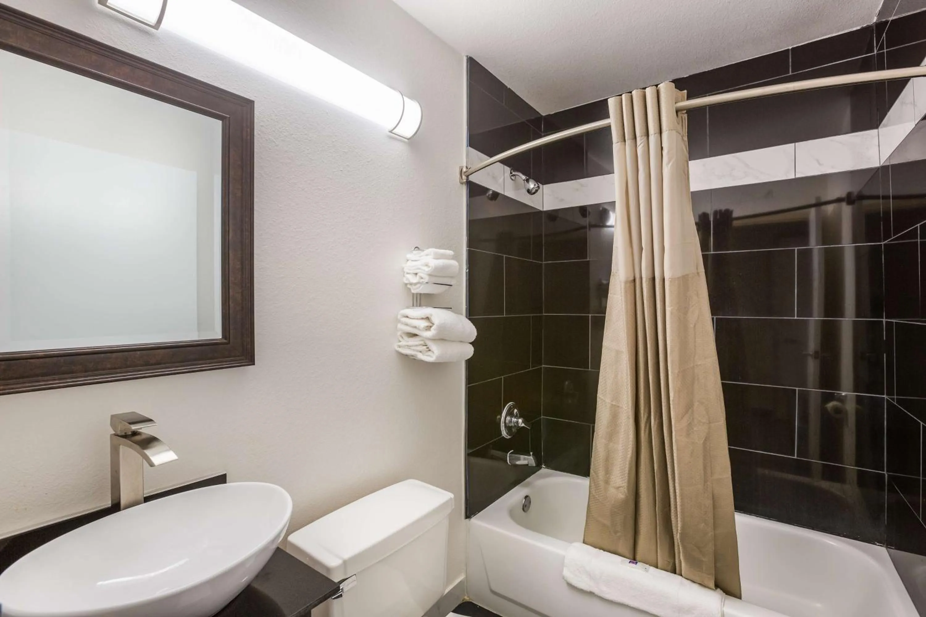 Bathroom in Motel 6-Smyrna, GA - Atlanta