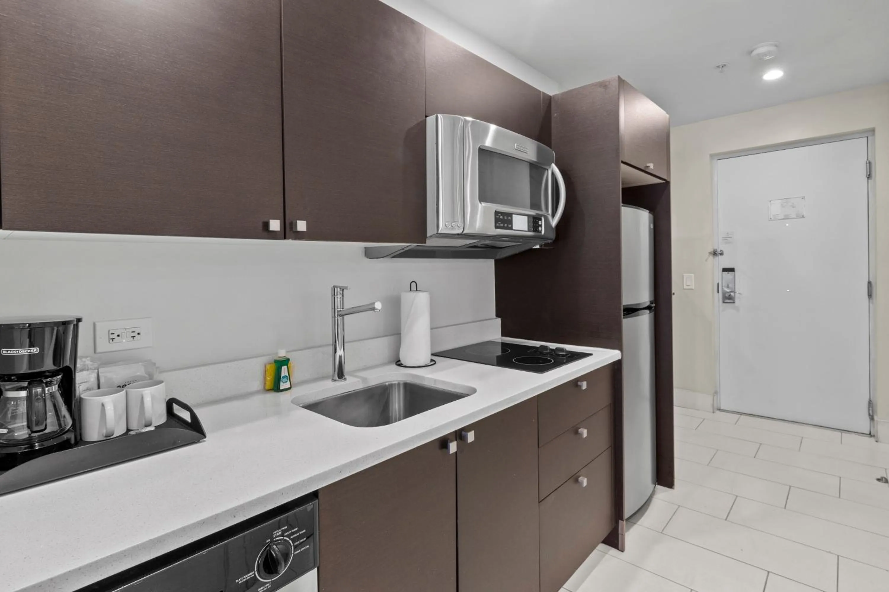 Kitchen or kitchenette in Provident Doral At The Blue