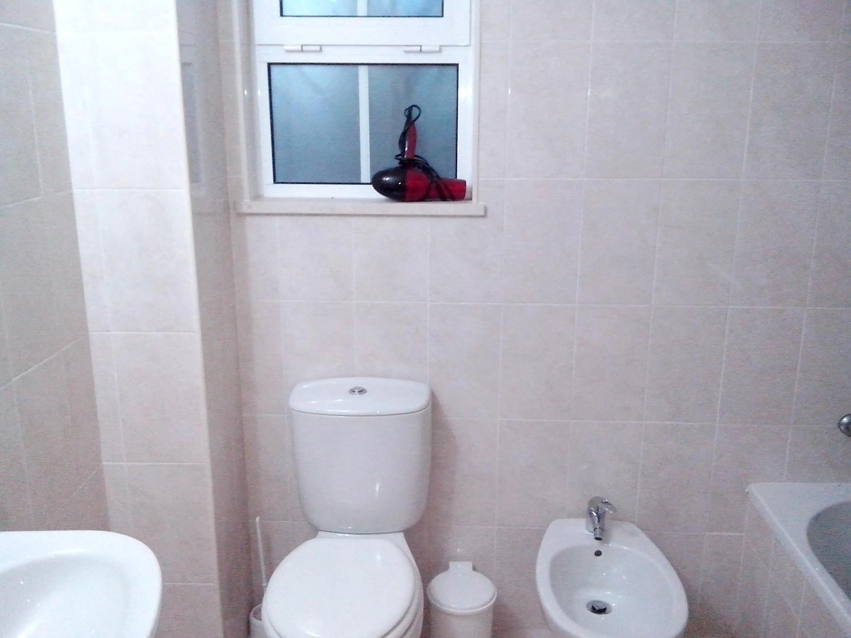 Bathroom in Charming Apartment in Albufeira, 60 m², Mountain View