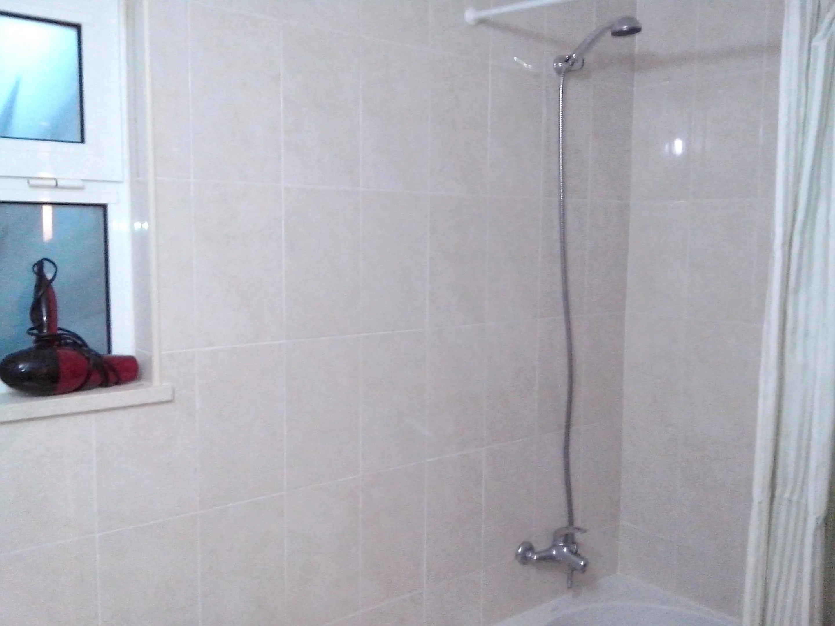 Bathroom in Charming Apartment in Albufeira, 60 m², Mountain View