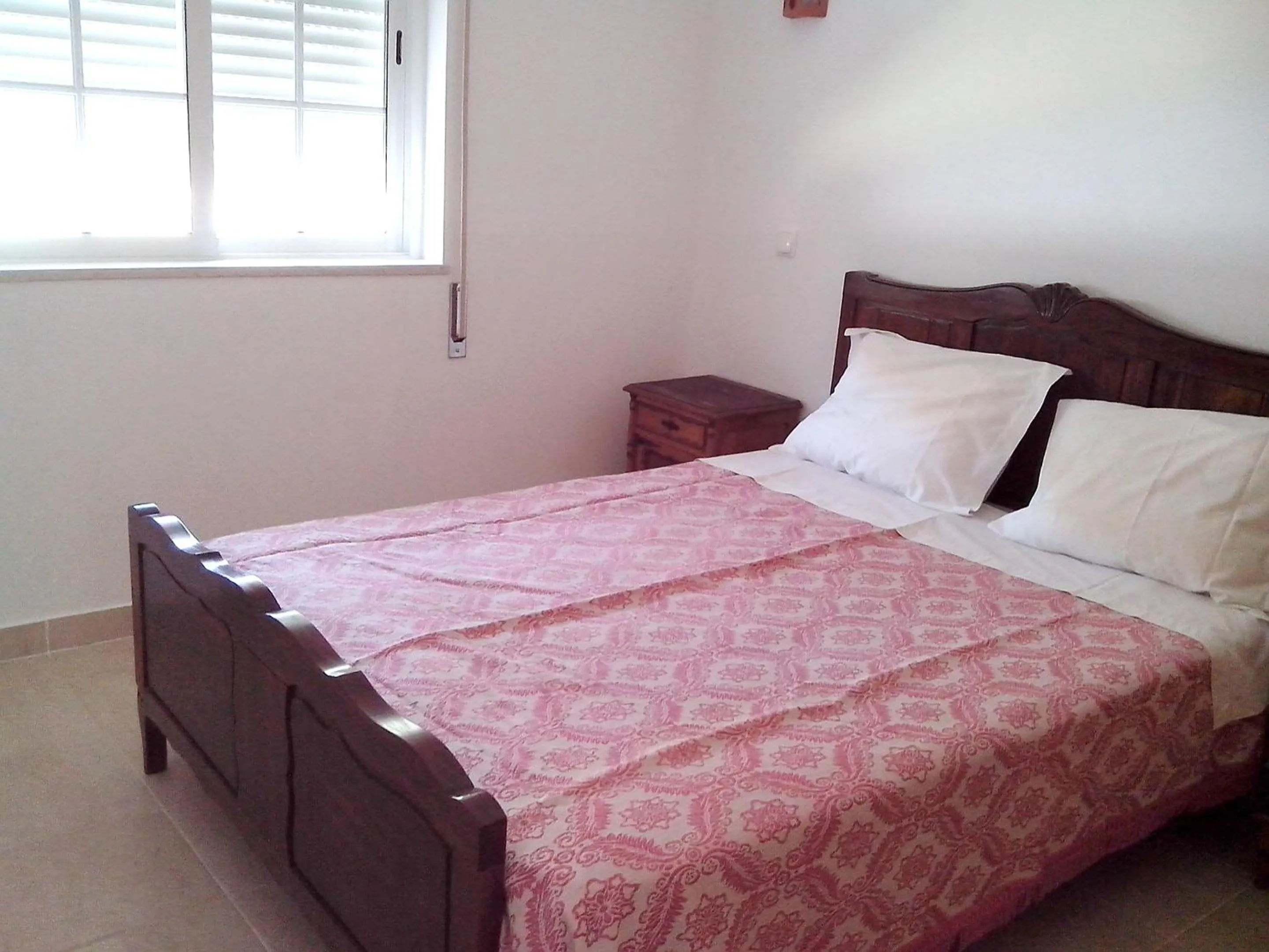Photo of the whole room, Bed in Charming Apartment in Albufeira, 60 m², Mountain View