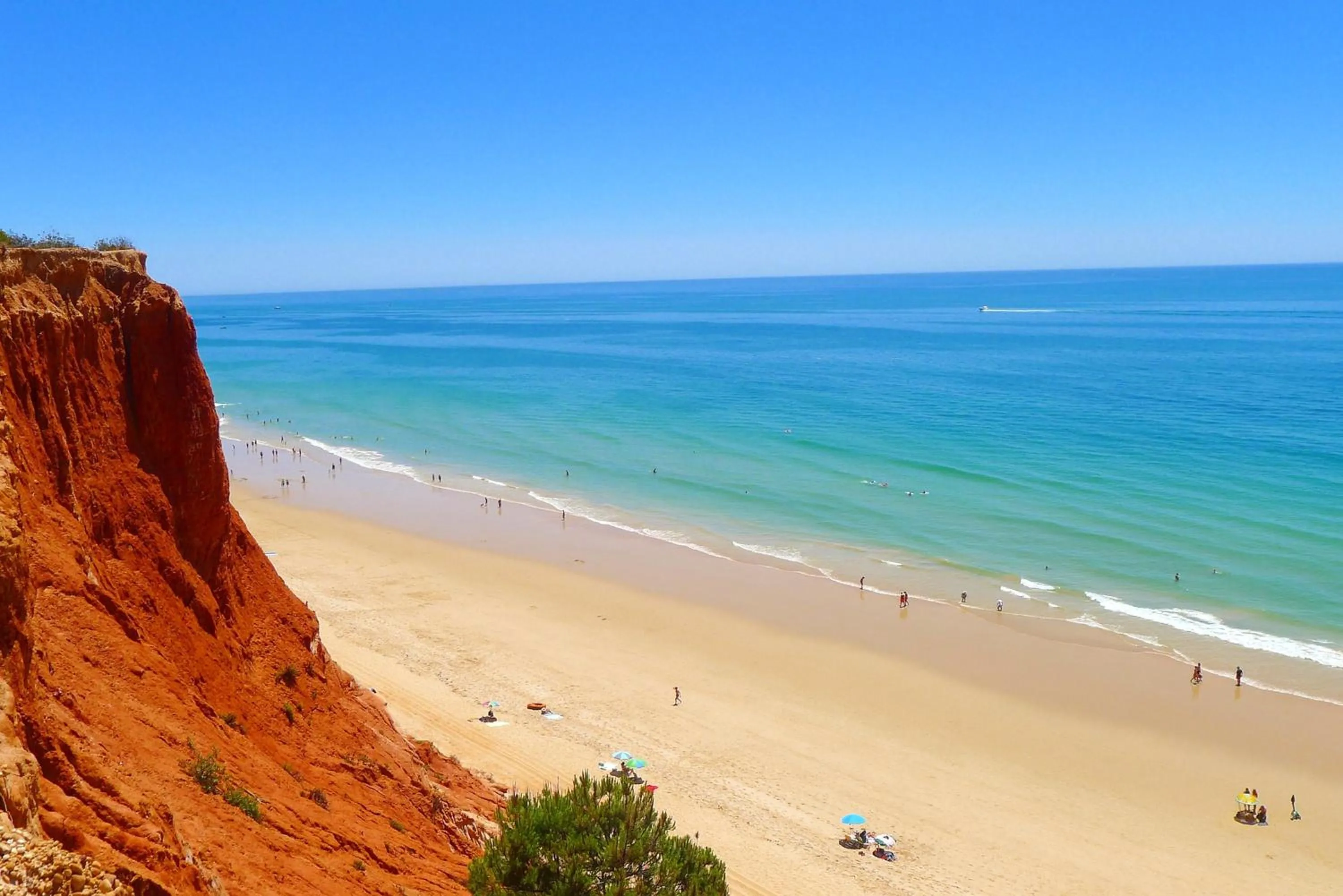Sea view in Charming Apartment in Albufeira, 60 m², Mountain View