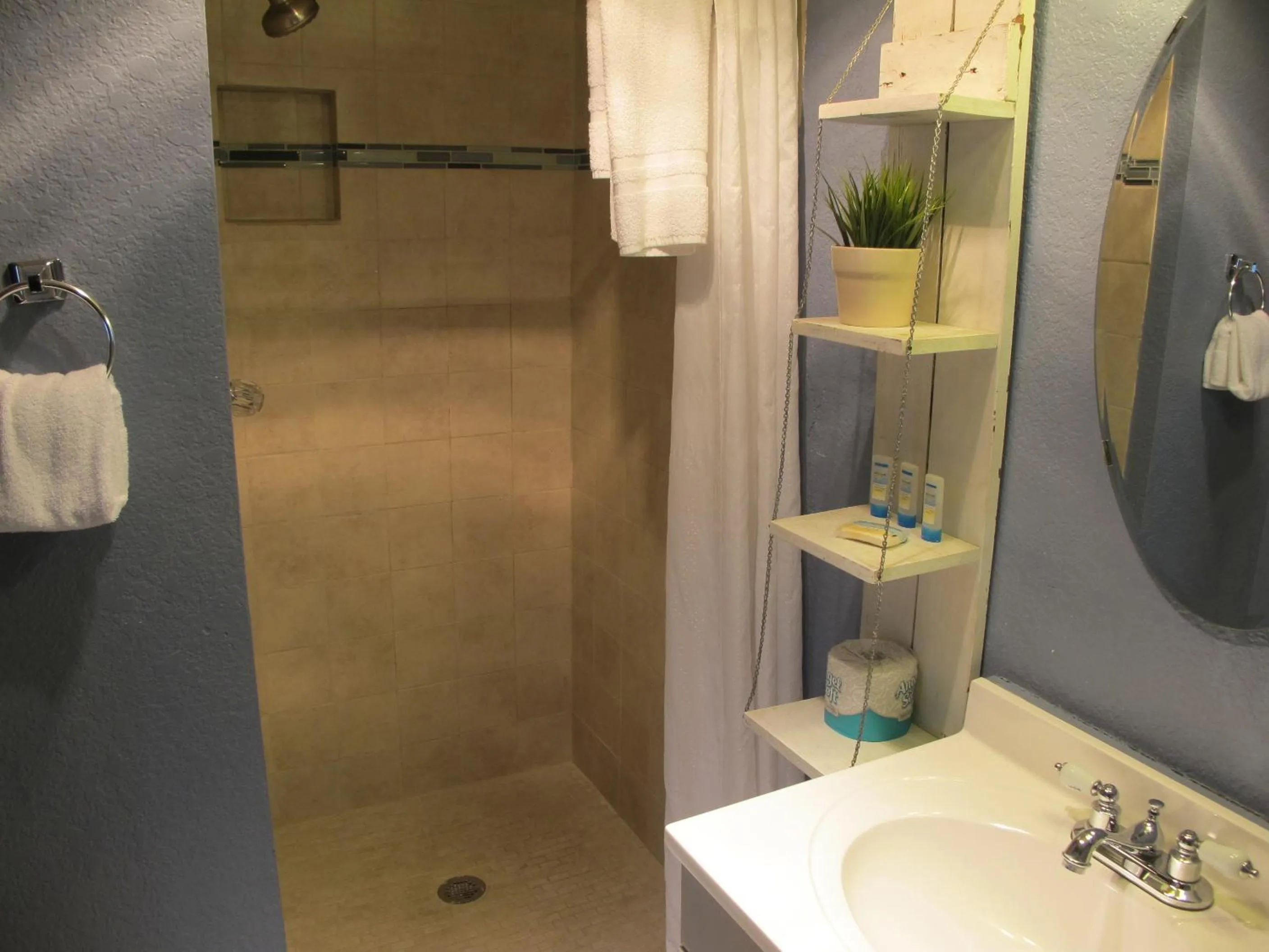 Bathroom in The Guesthouse Ocean View Cottages