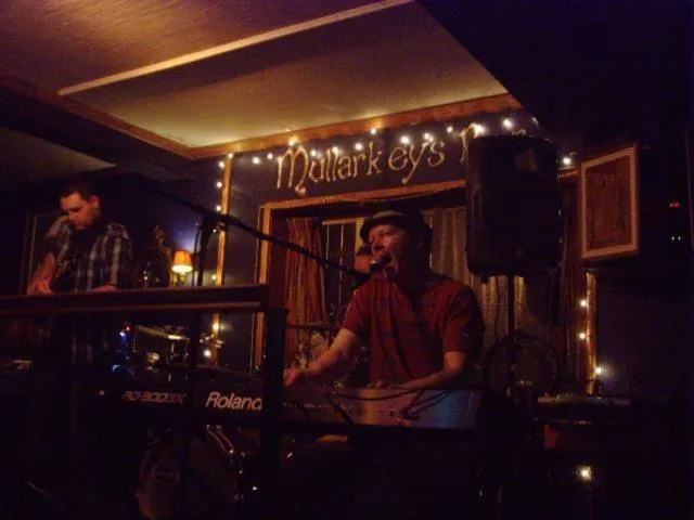 Evening entertainment in Foyles Hotel