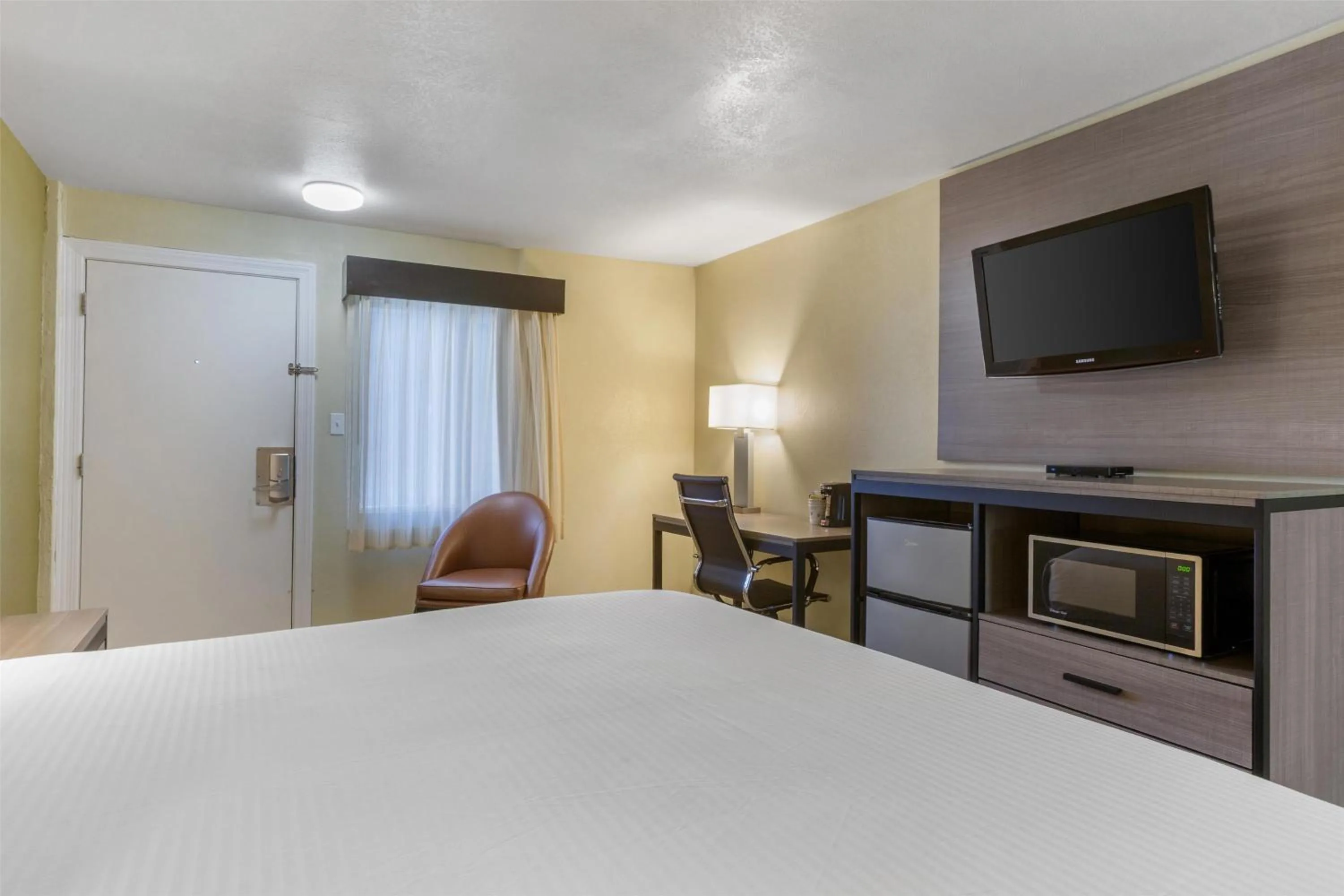 Bedroom, Bed in SureStay by Best Western Chambers Petrified Forest