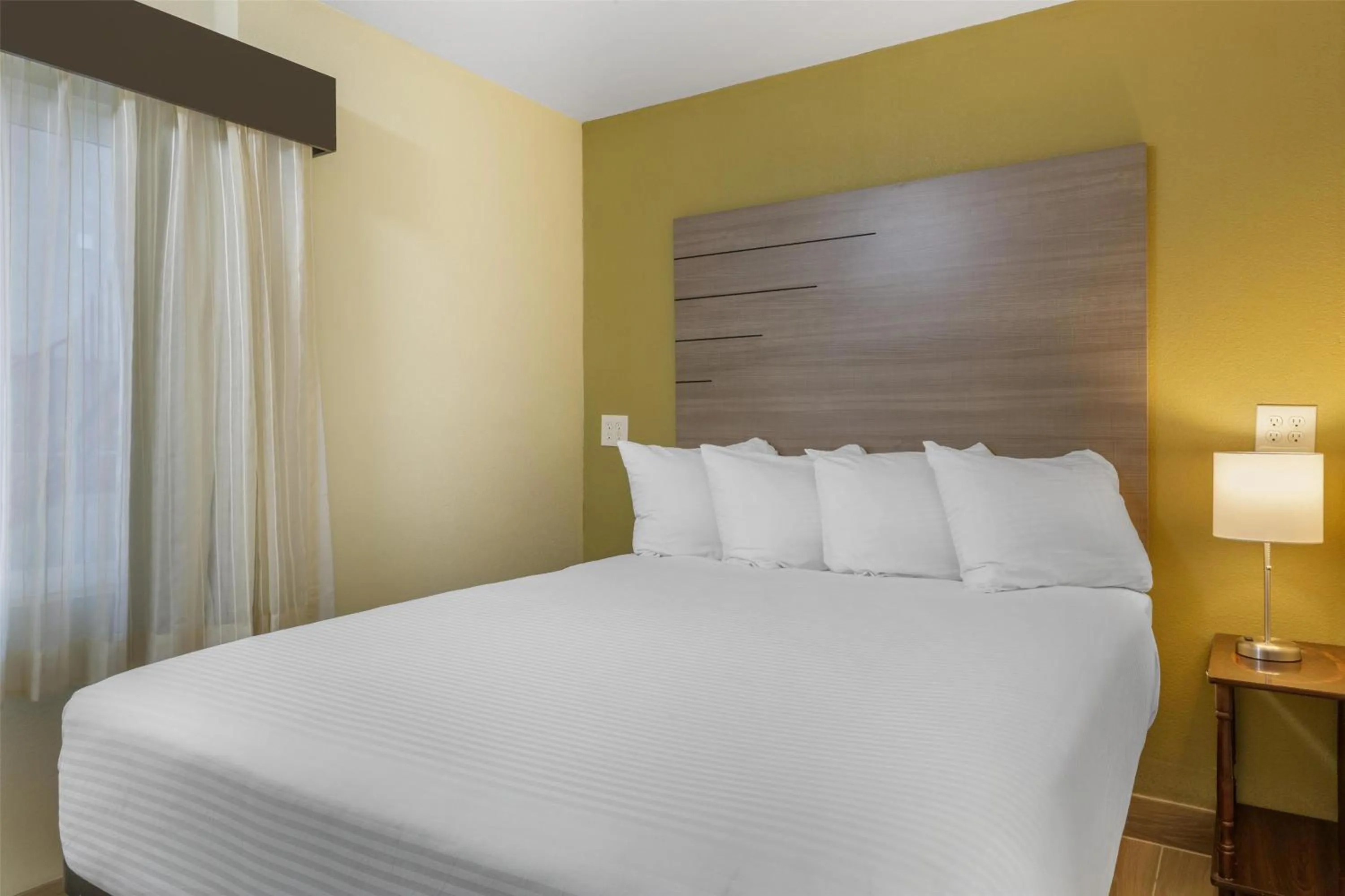 Bedroom, Bed in SureStay by Best Western Chambers Petrified Forest