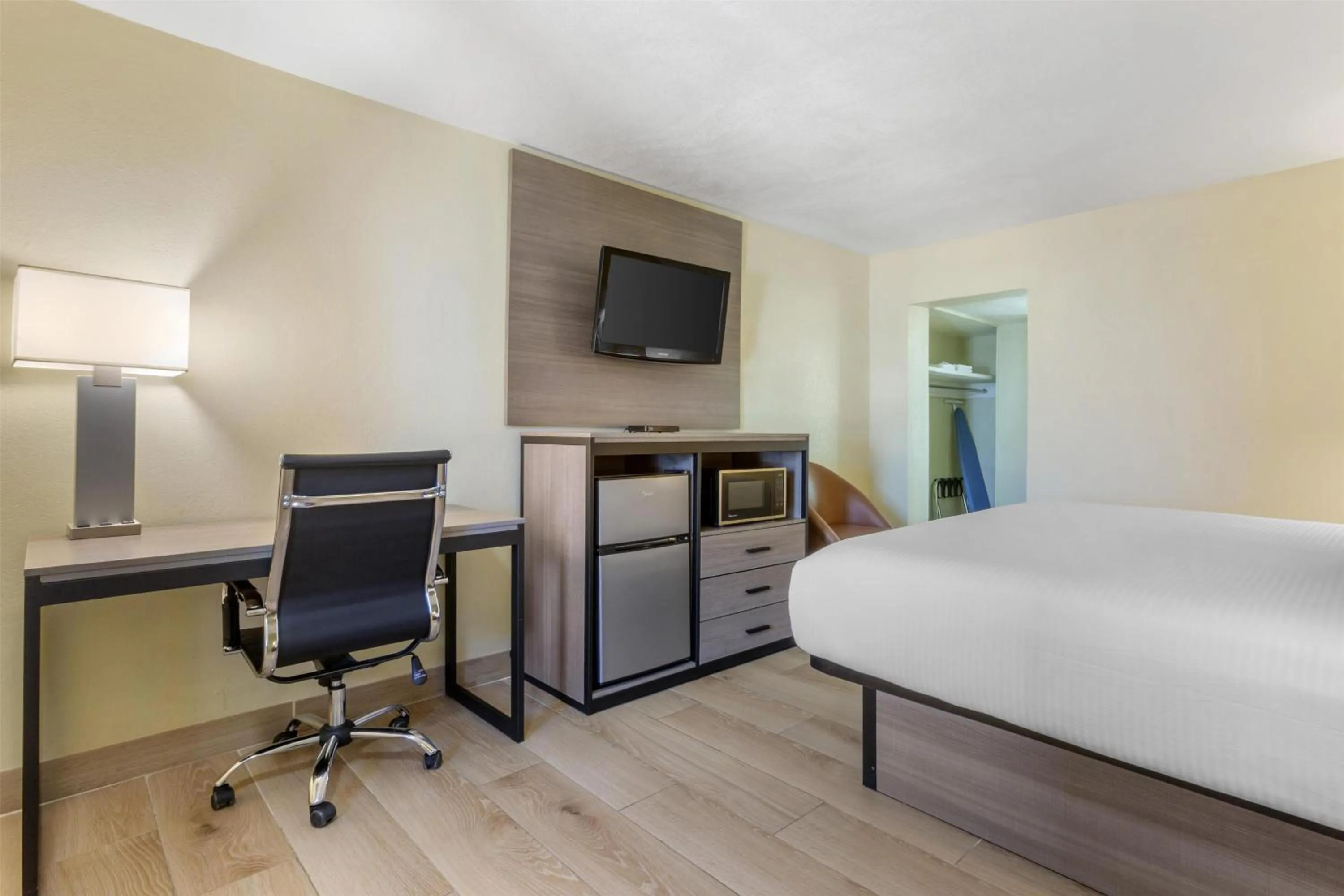 Bedroom, Bed in SureStay by Best Western Chambers Petrified Forest