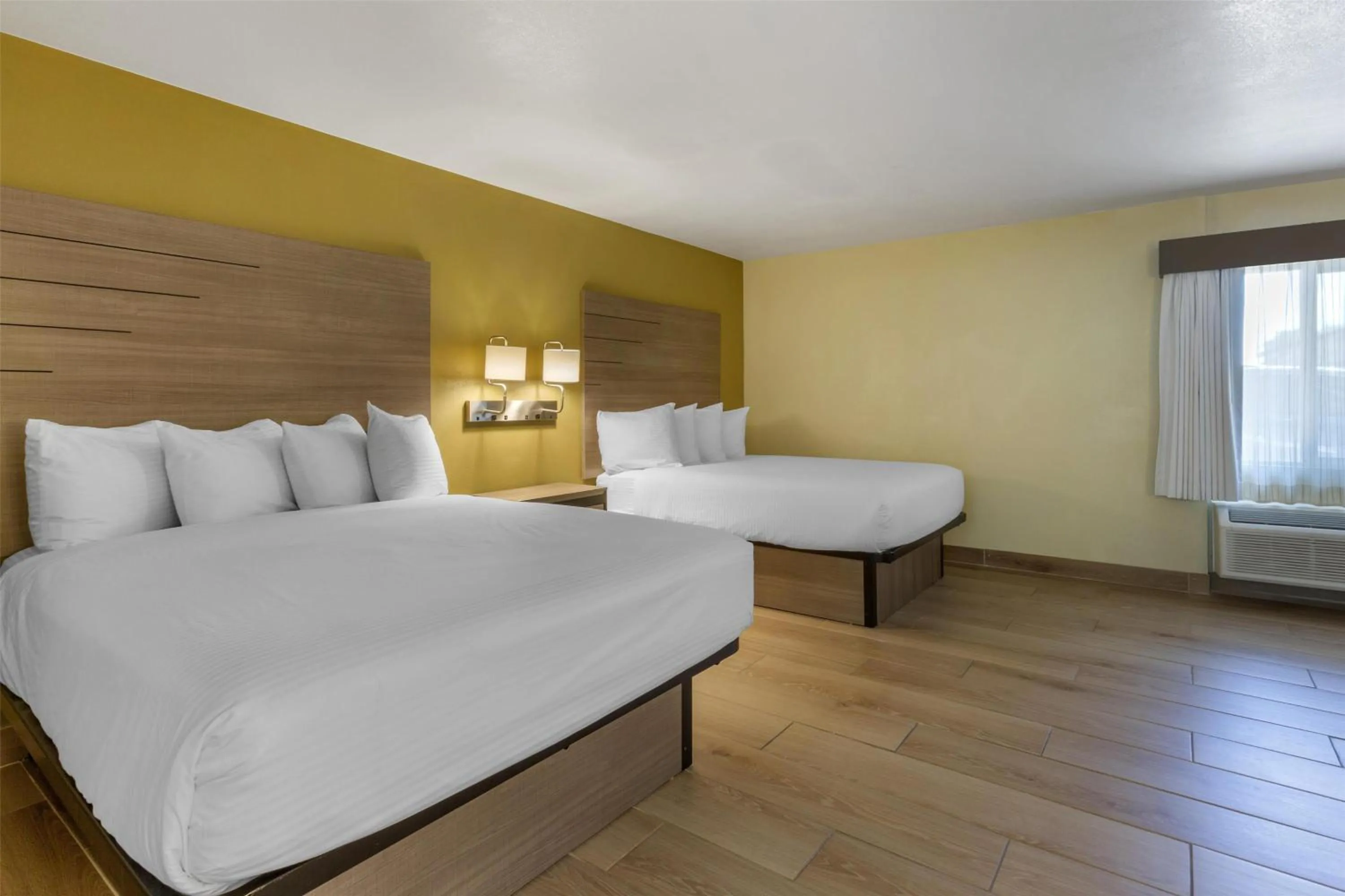 Bedroom, Bed in SureStay by Best Western Chambers Petrified Forest