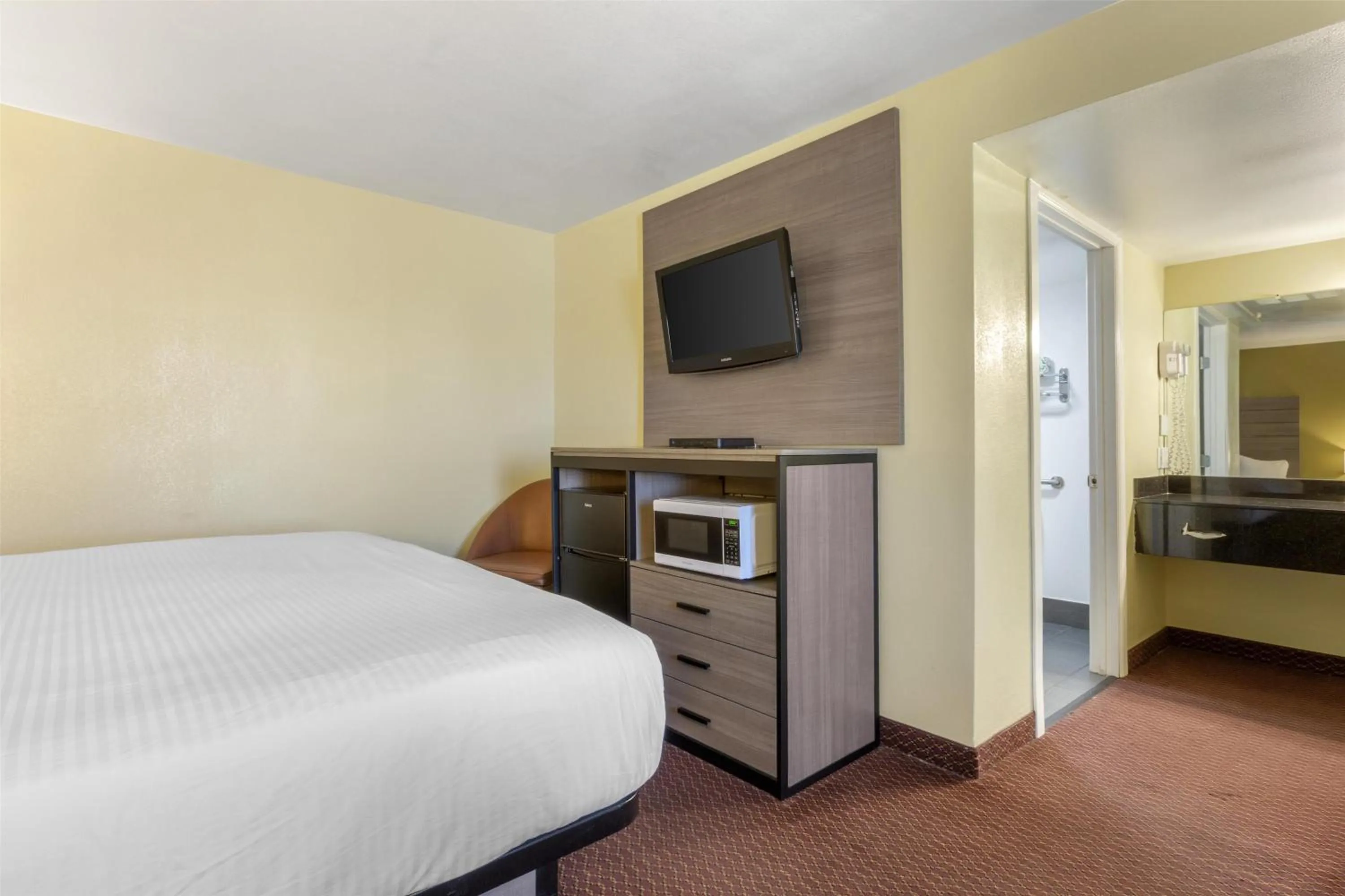 Bedroom, Bed in SureStay by Best Western Chambers Petrified Forest