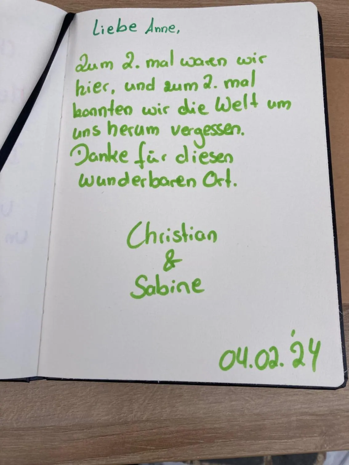 People in Le Nid d'Ange