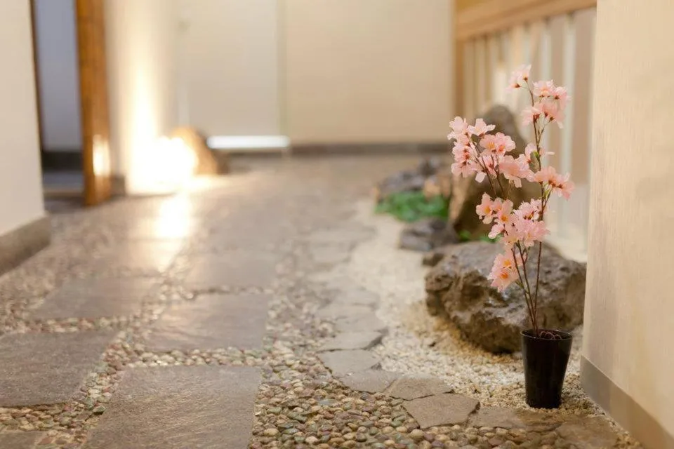 Decorative detail in Shin Okubo Sekitei