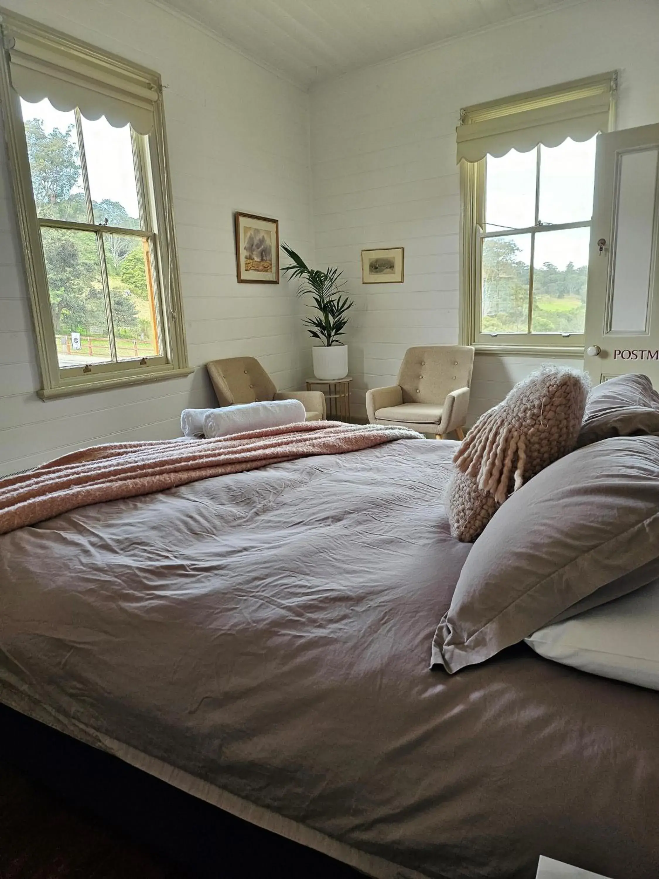 Queen Room in Stay at Tilba Queen Room in Stay at Tilba