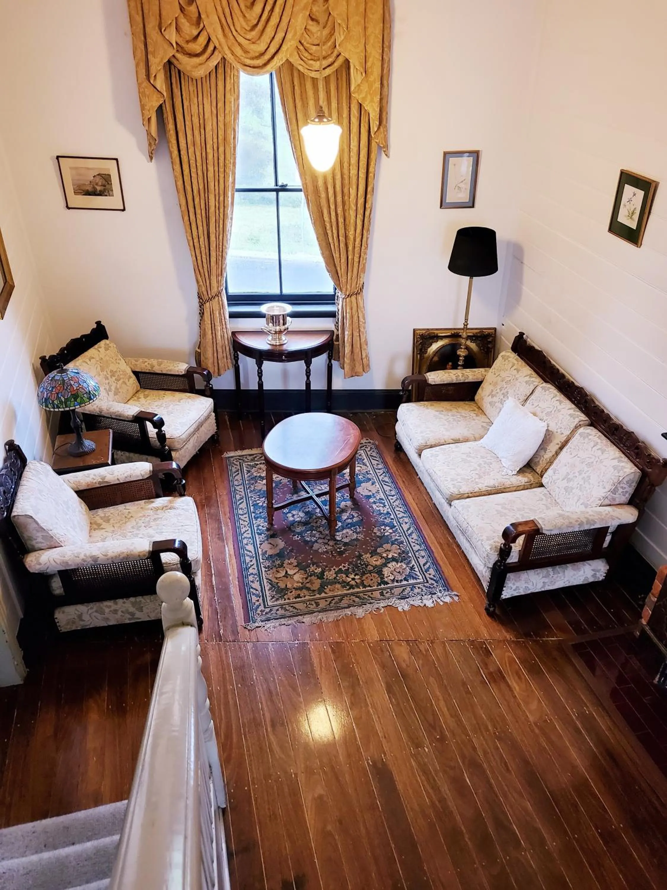 Communal lounge/ TV room in Stay at Tilba