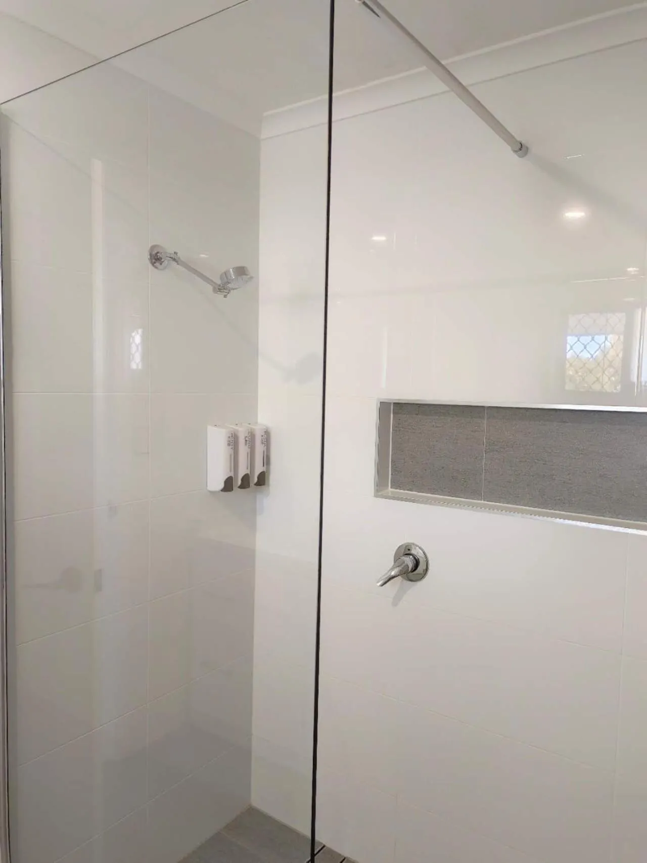 Shower in Best Western Ambassador Motor Lodge