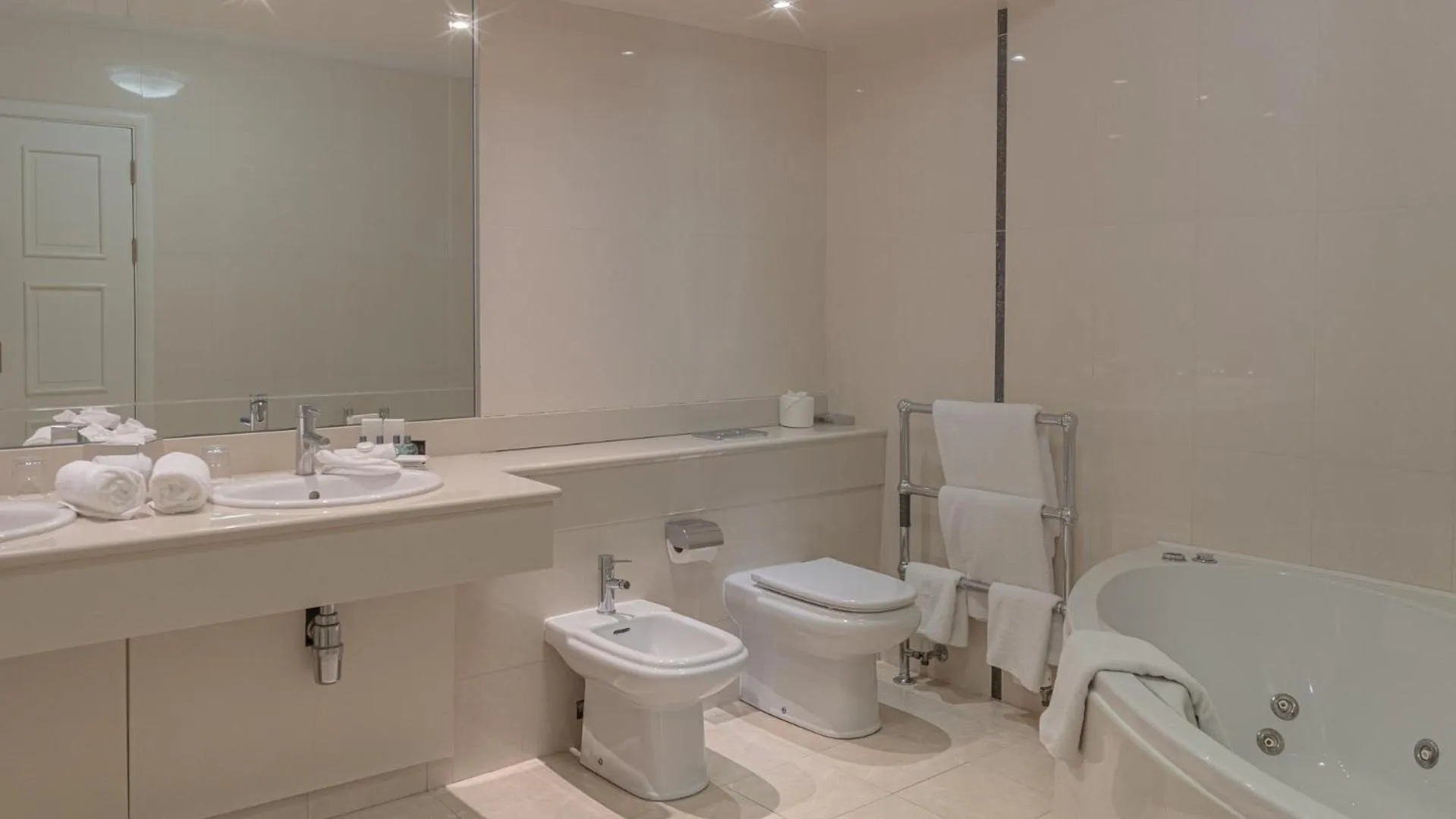 Bathroom in Charleville Park Hotel & Leisure Club IRELAND