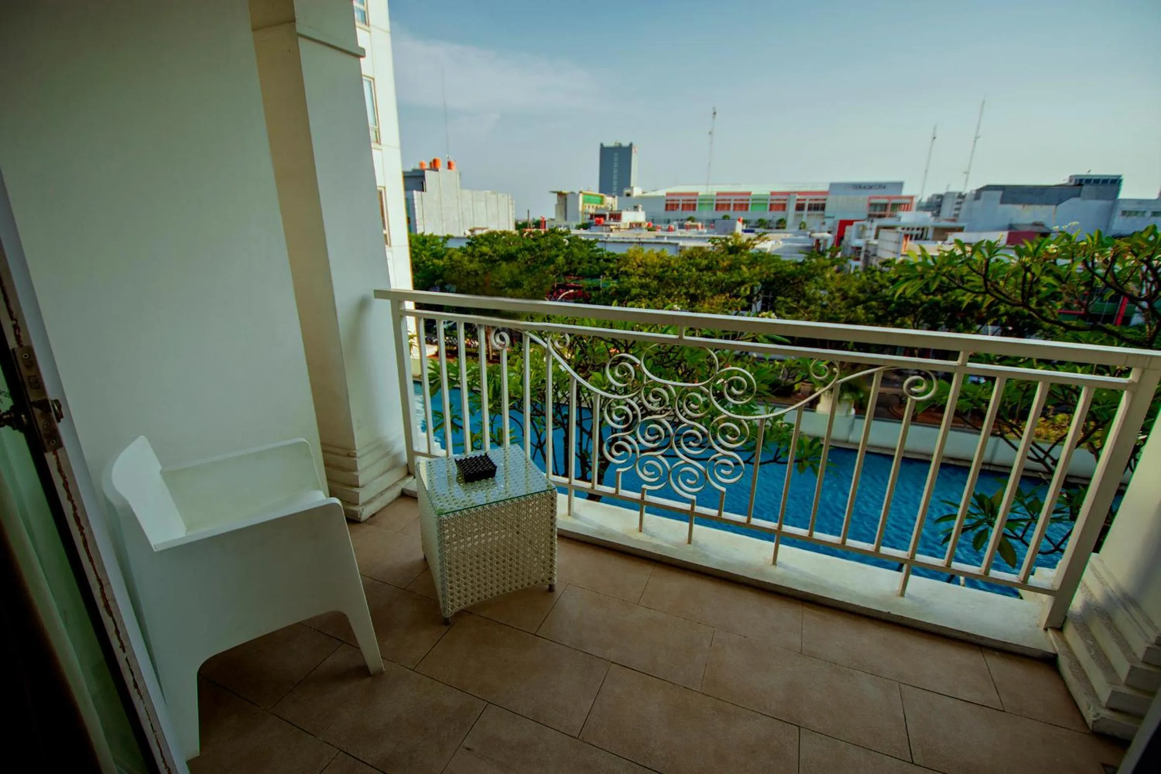 Executive King Room - Smoking in Grand Zuri BSD City