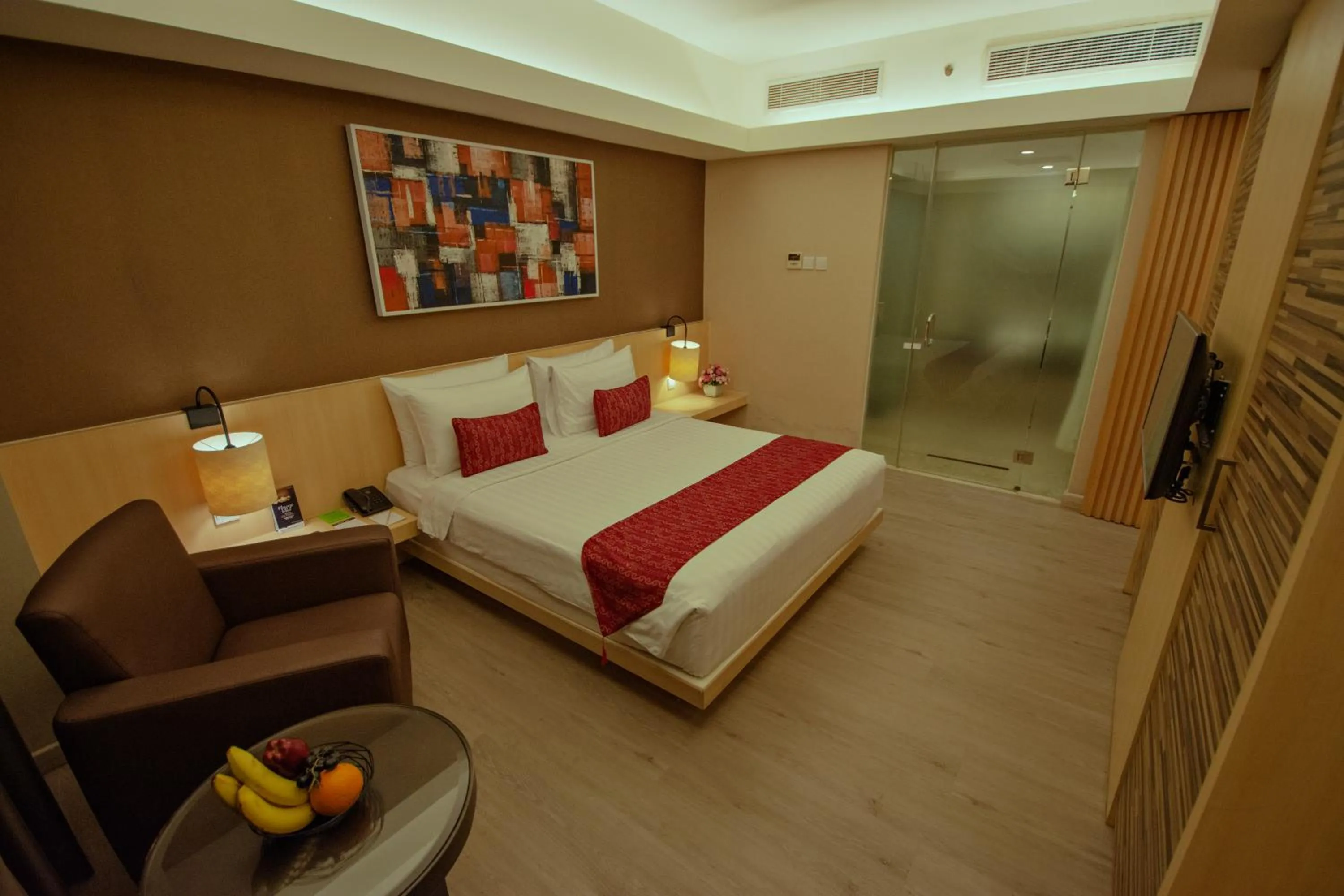 Junior Suite - Smoking in Grand Zuri BSD City