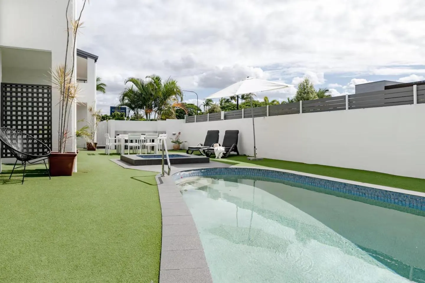 Noosa Parade Holiday Inn