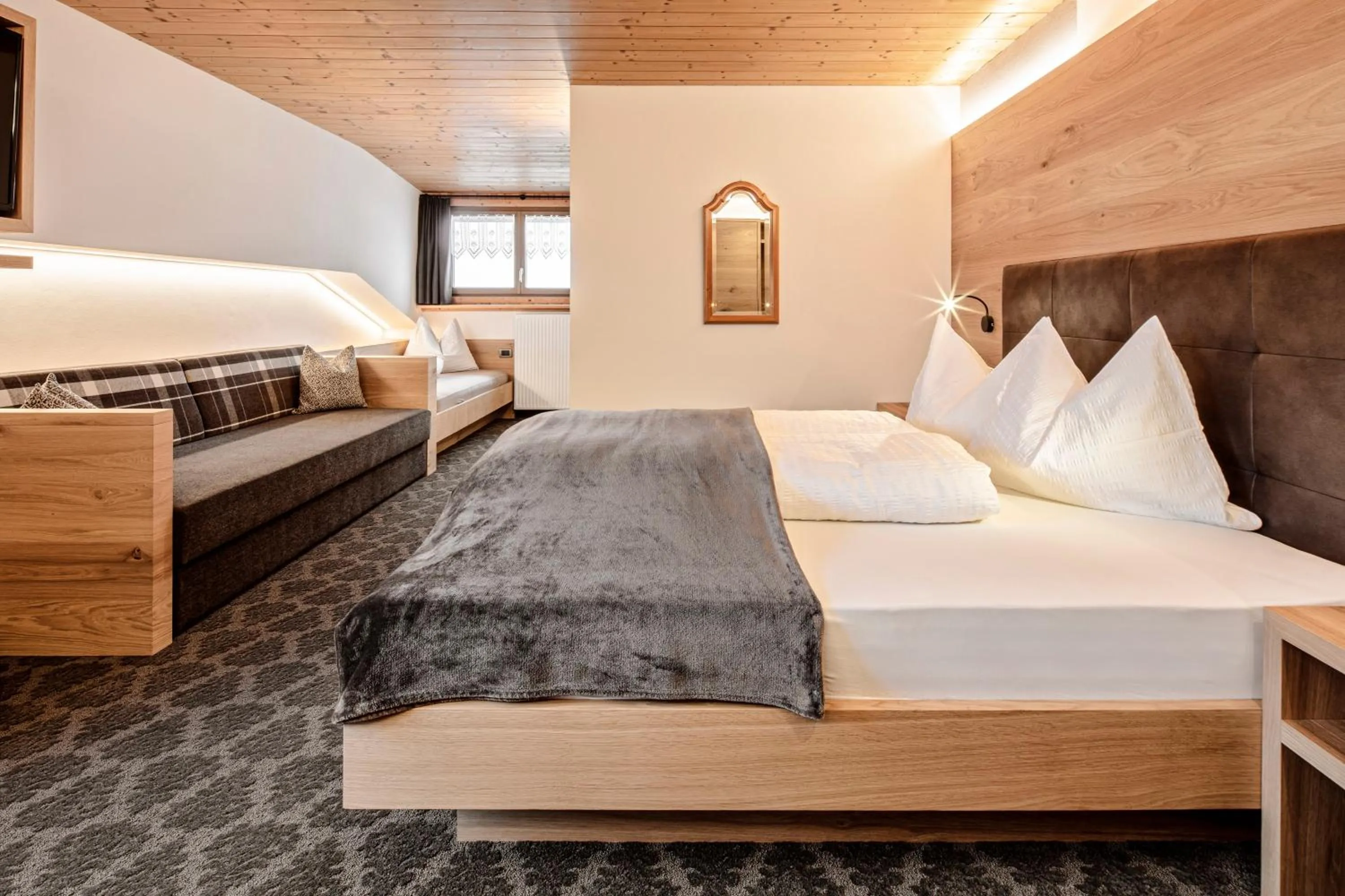 Photo of the whole room, Bed in Garni Charlotte