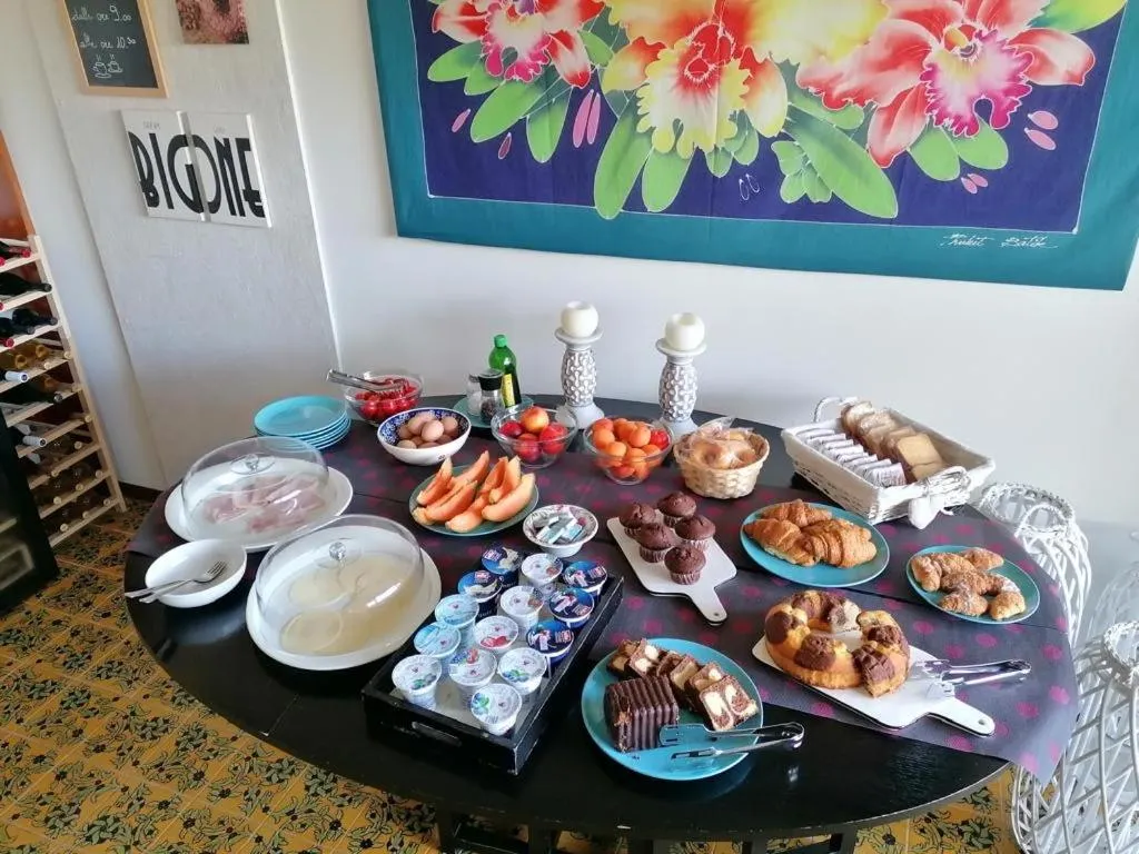 Food and drinks in Villa Luisa B&B