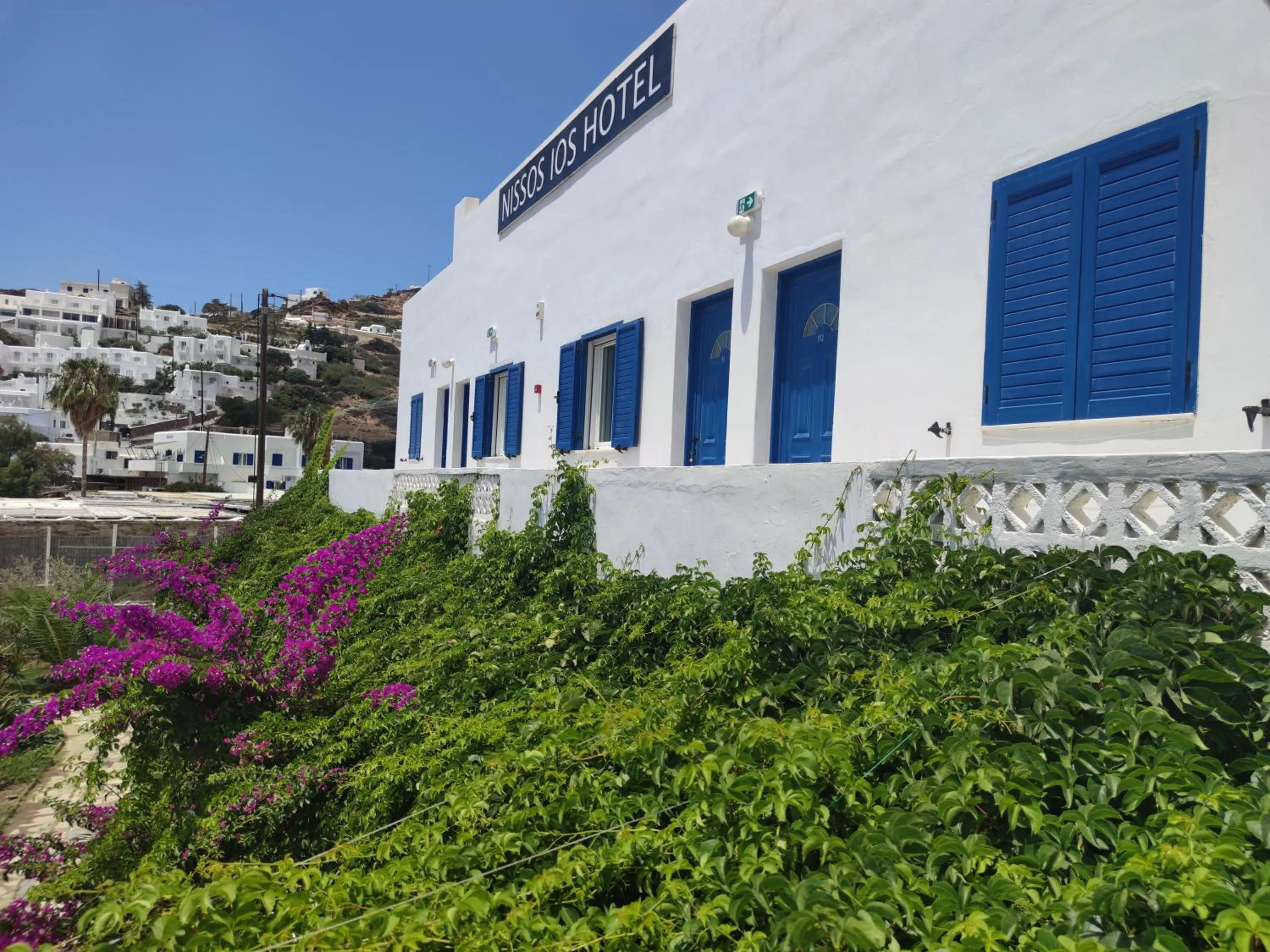 Property building in Nissos Ios