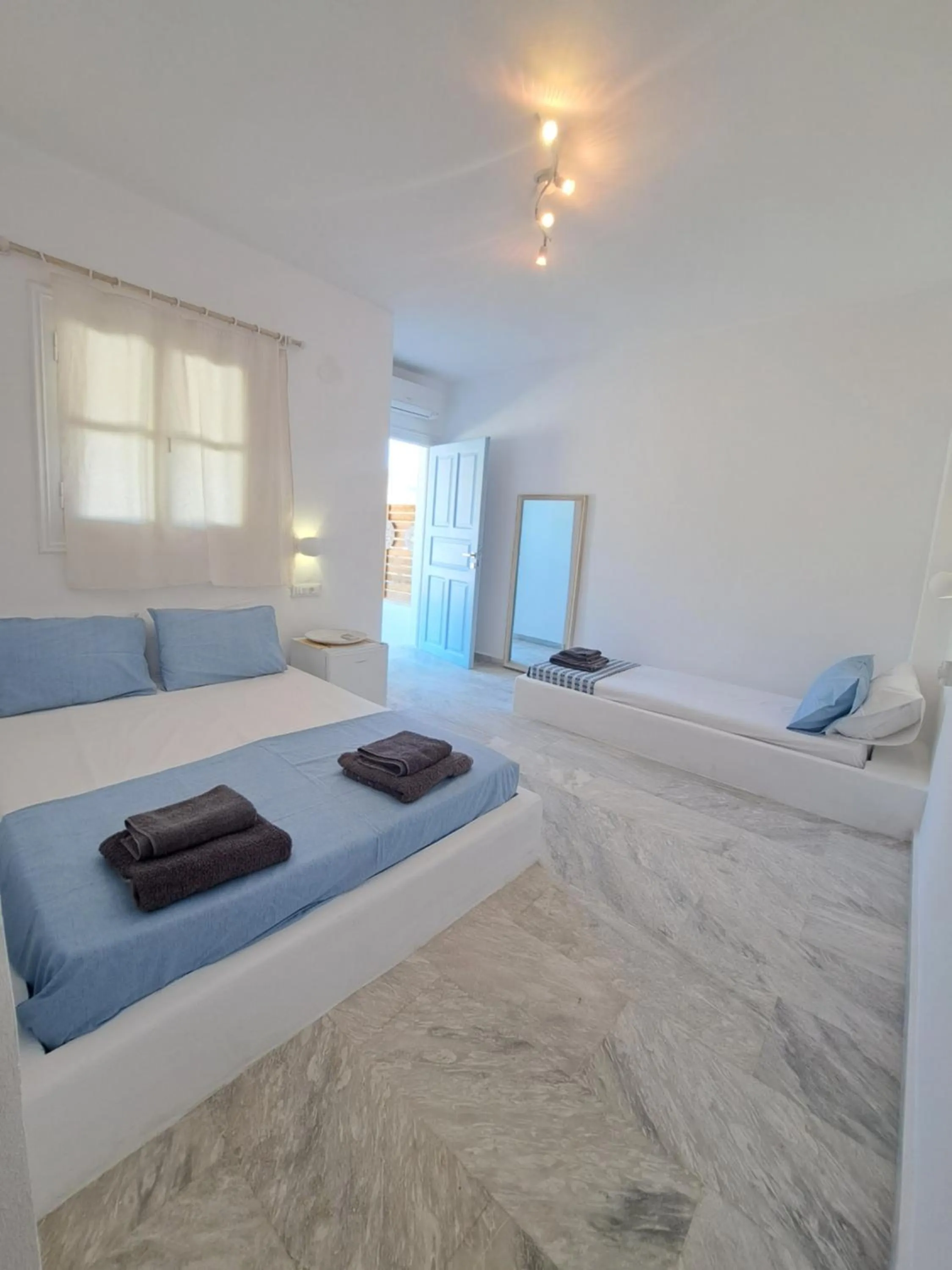 Bedroom in Nissos Ios