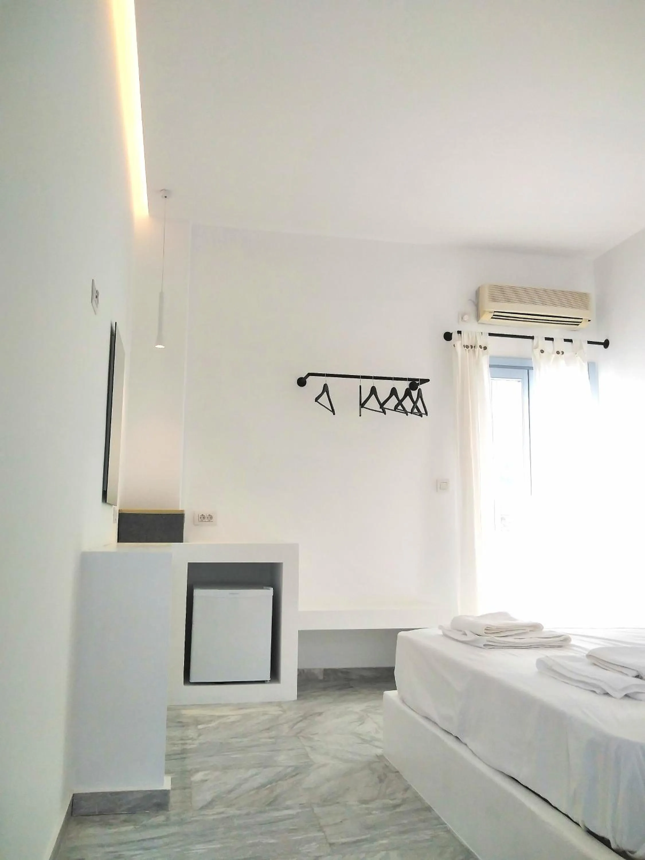 Photo of the whole room in Nissos Ios