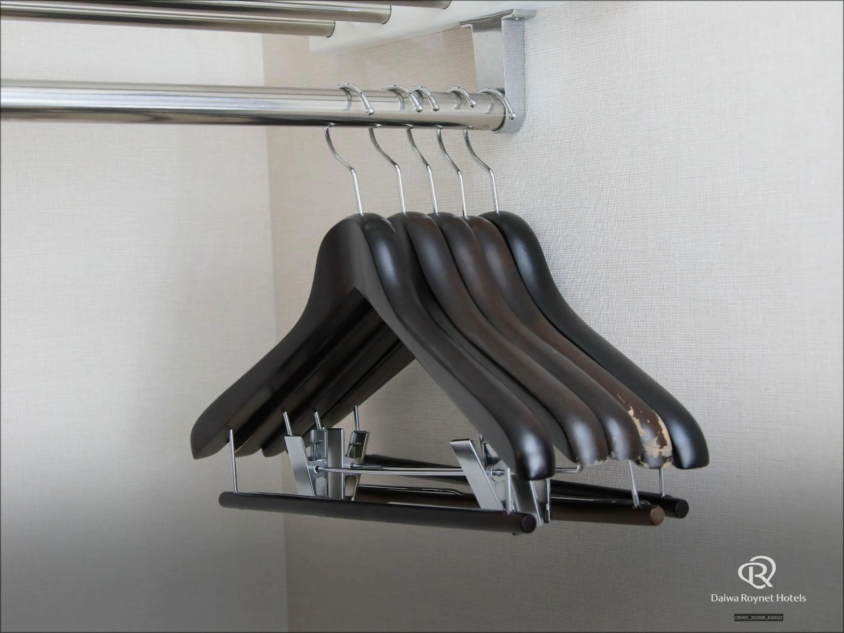 wardrobe in Daiwa Roynet Hotel Kyoto Shijo Karasuma