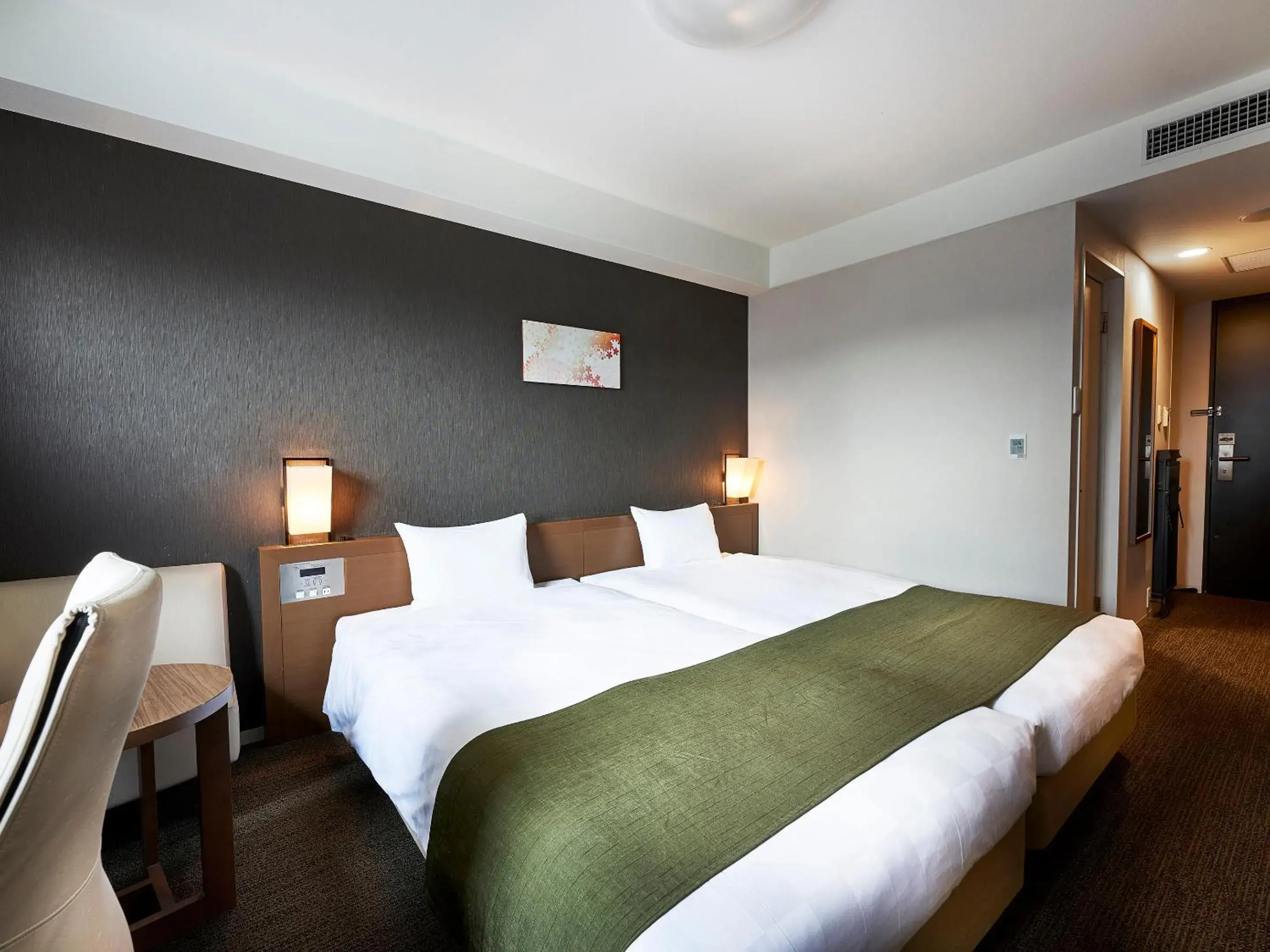 Hollywood Twin Room (1Adult) - single occupancy - Smoking in Daiwa Roynet Hotel Kyoto Shijo Karasuma Hollywood Twin Room (1Adult) - single occupancy - Smoking in Daiwa Roynet Hotel Kyoto Shijo Karasuma