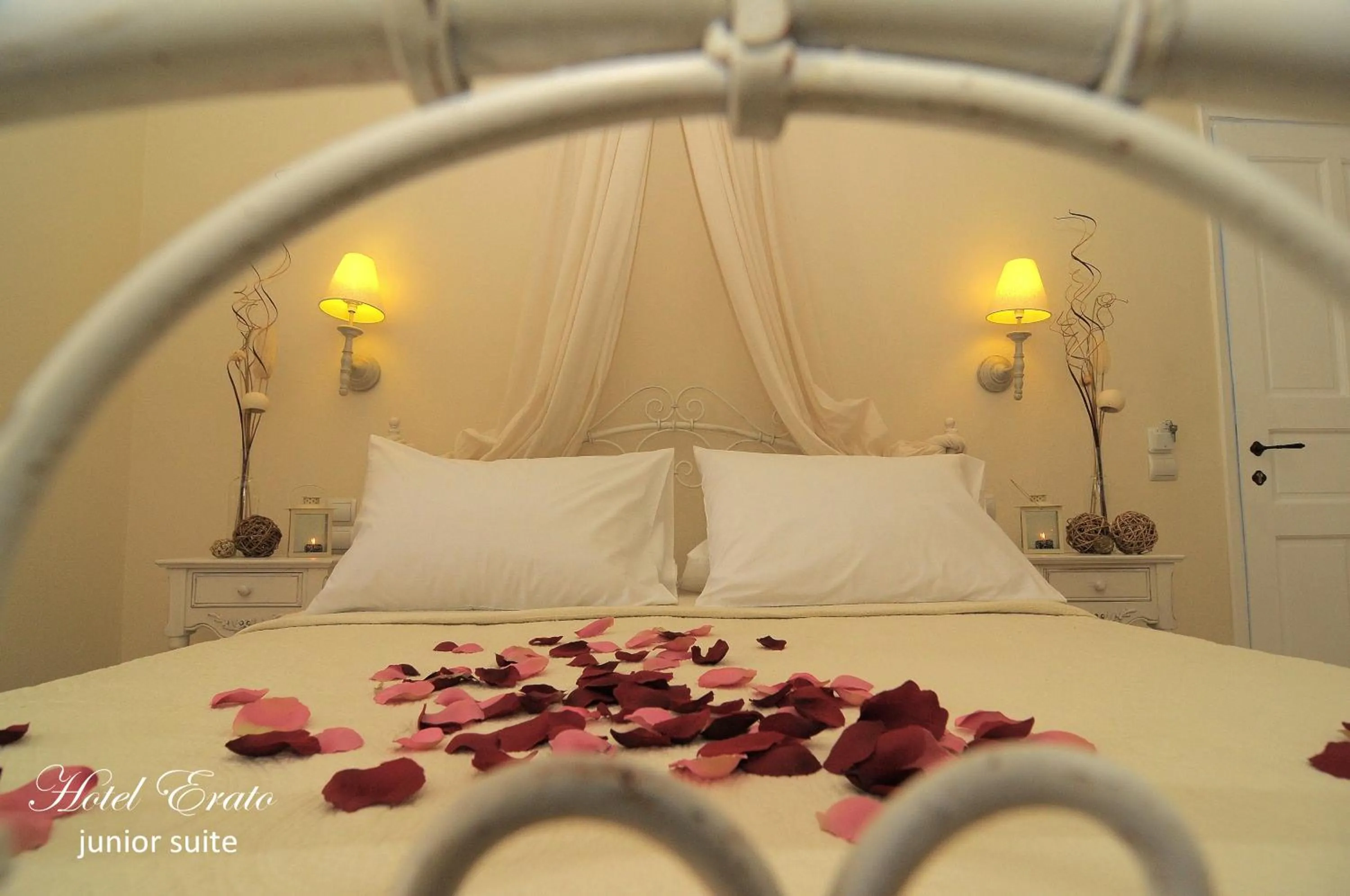 Bedroom, Bed in Erato Hotel Mykonos