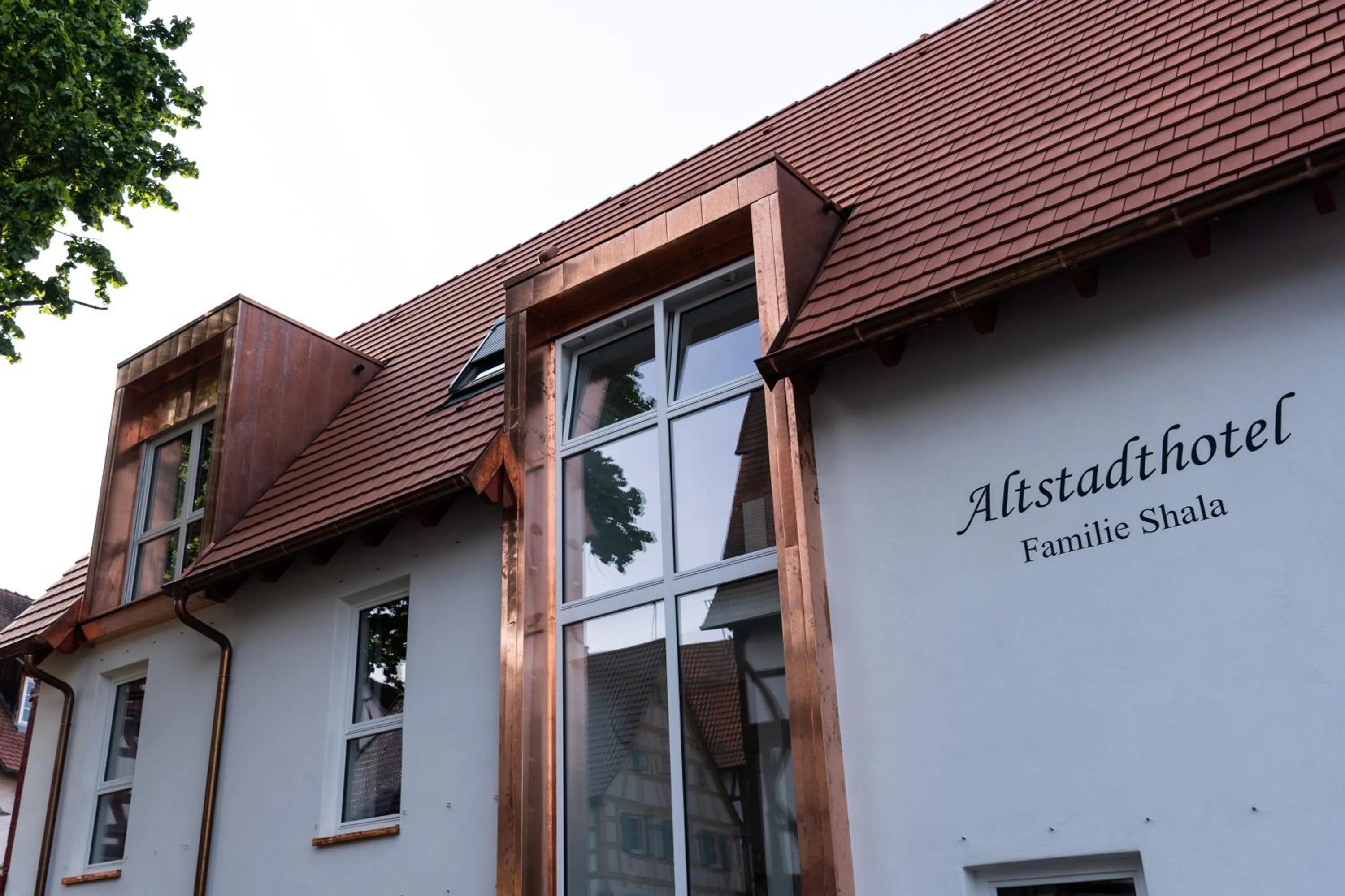 Property building in Altstadthotel Wilde Rose