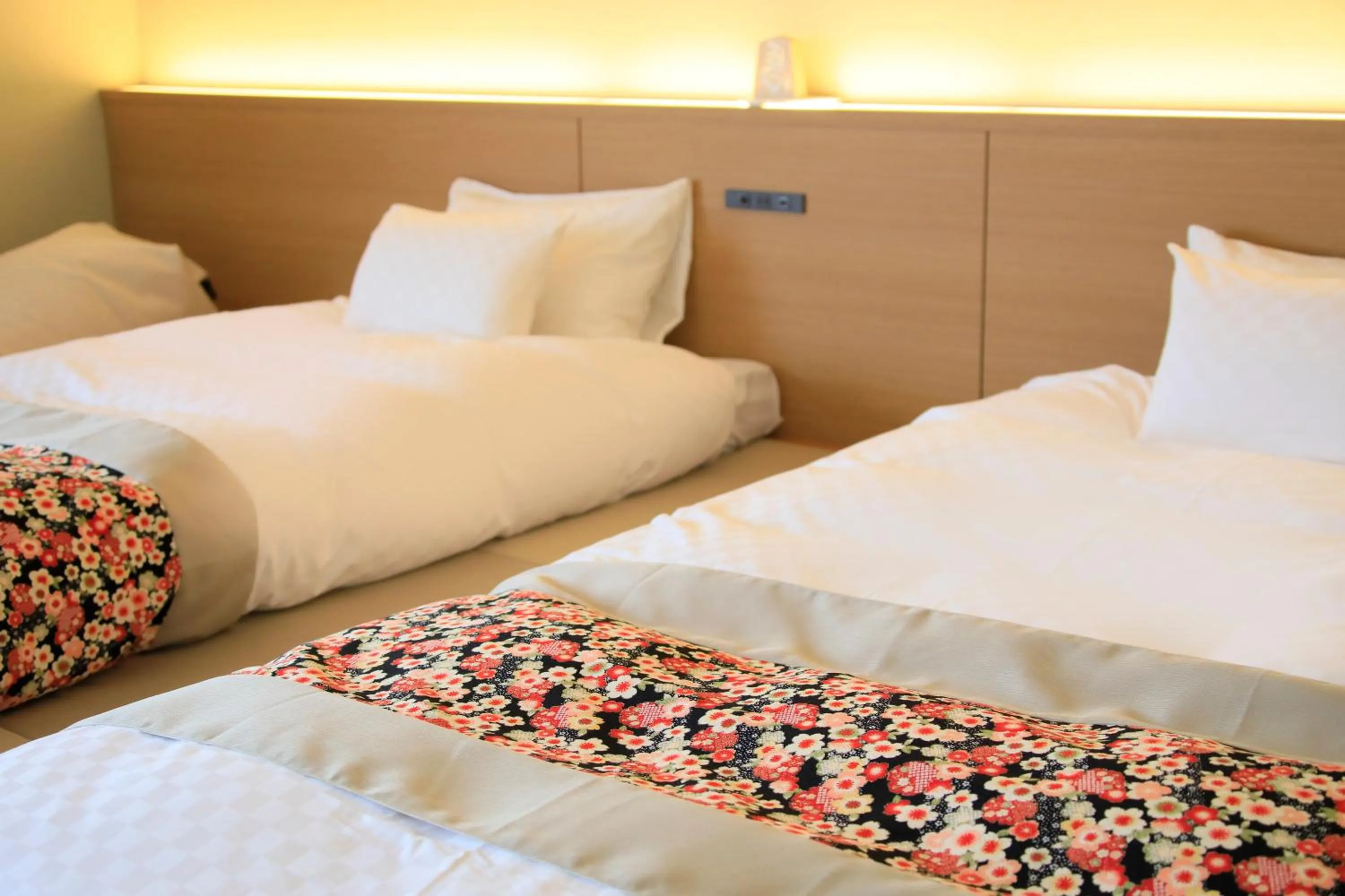 Photo of the whole room, Bed in Shouhakutei Azumaso