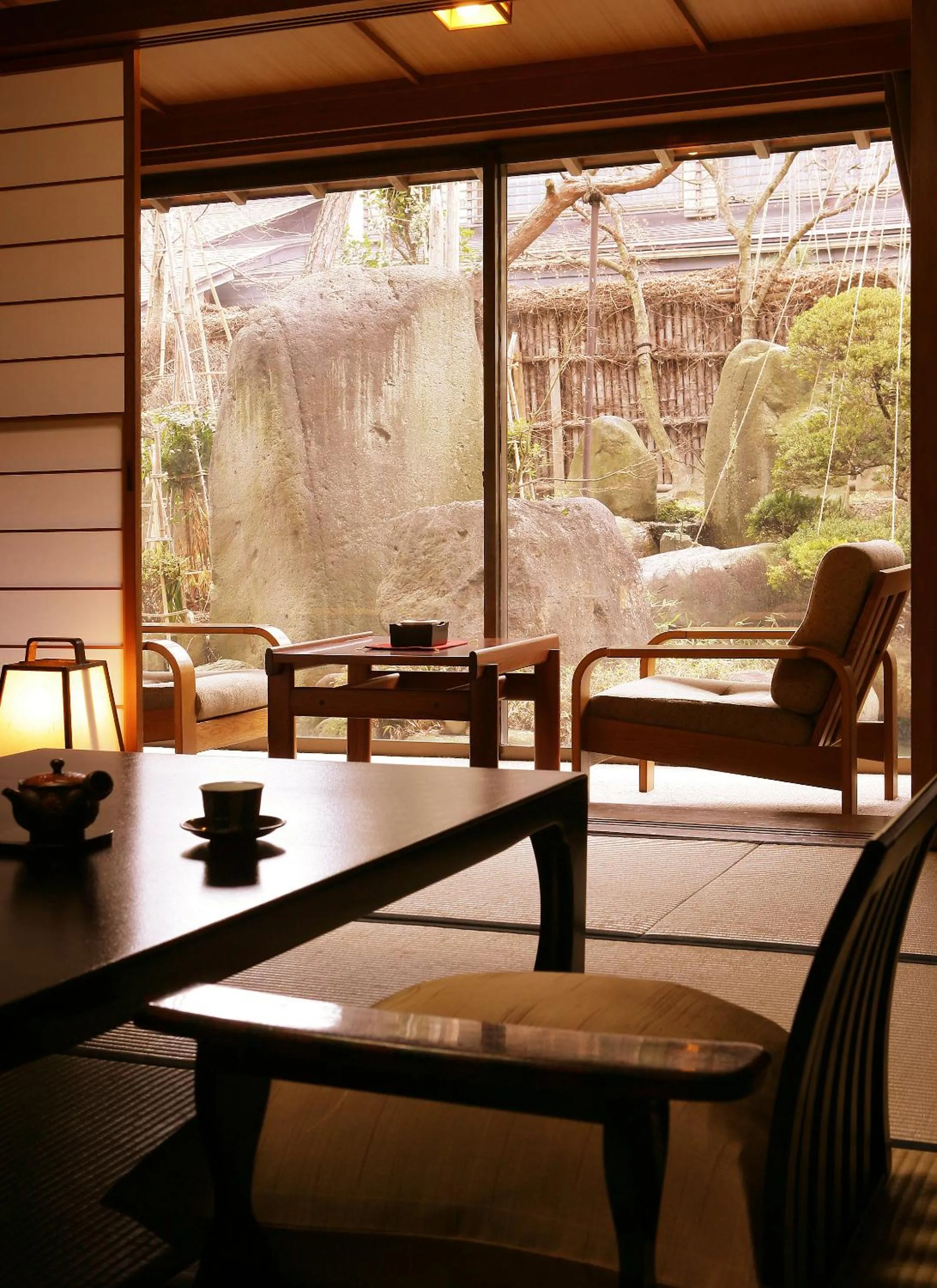 Seating area in Shouhakutei Azumaso