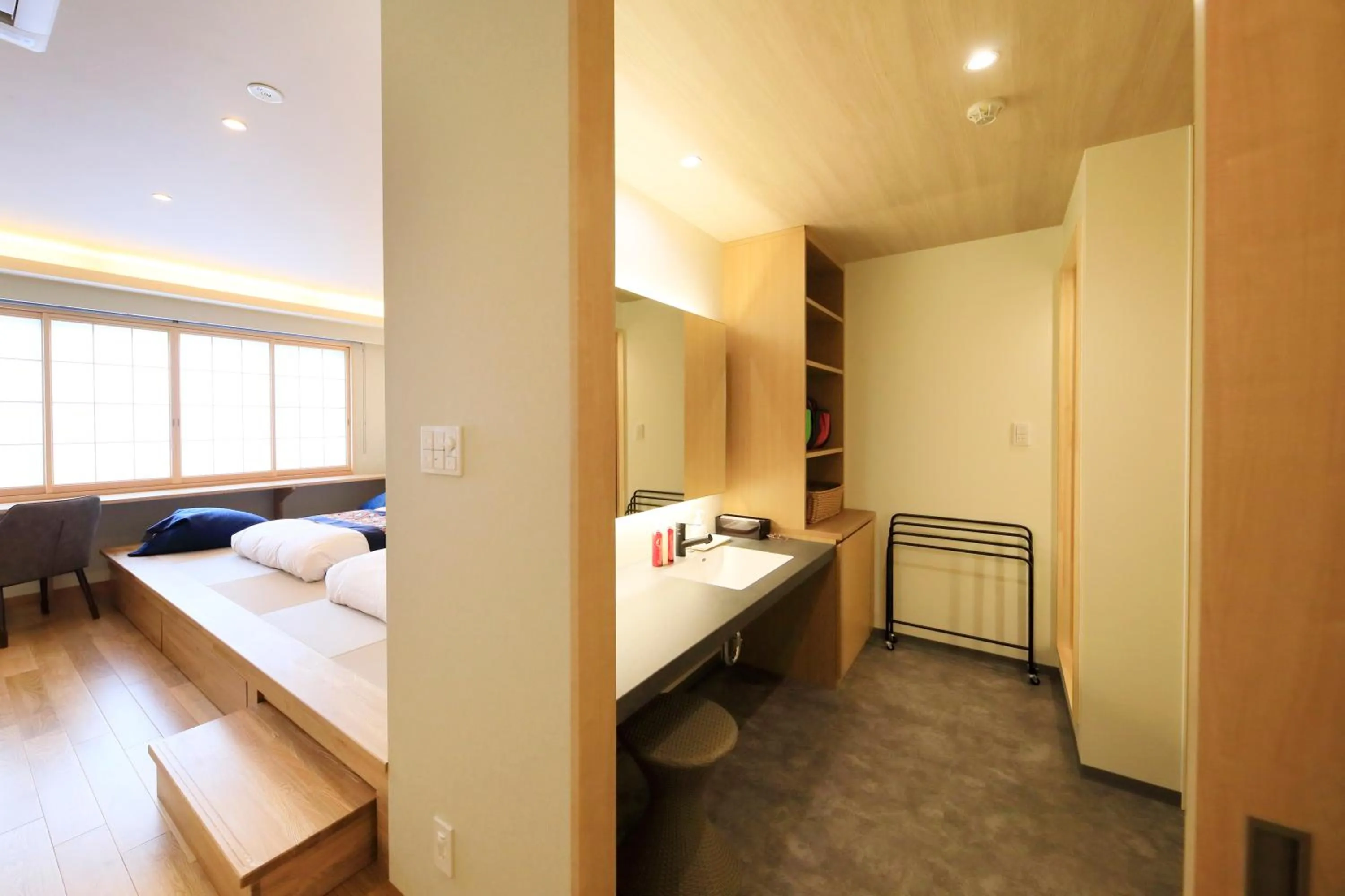 Photo of the whole room, Bed in Shouhakutei Azumaso